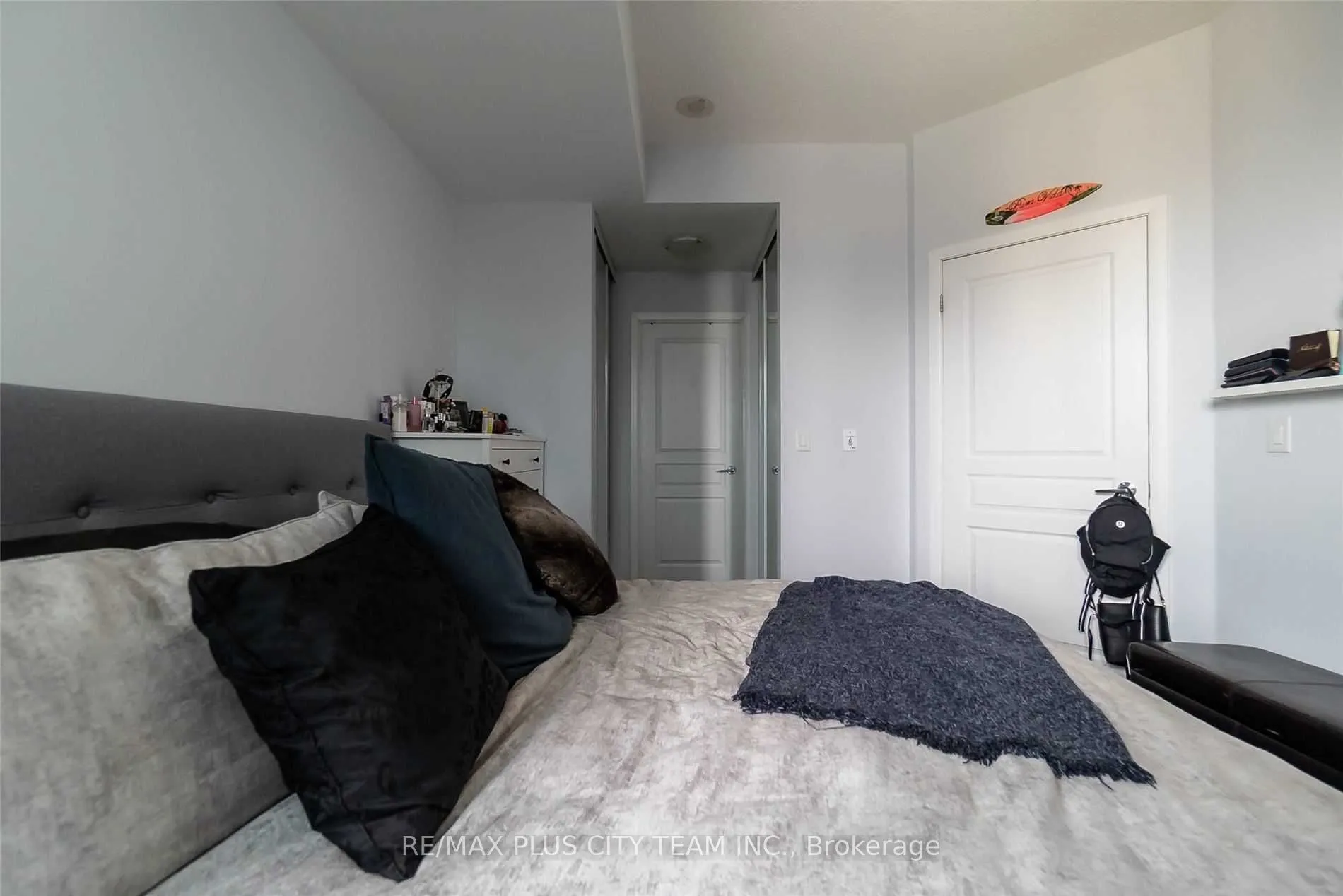 18 Yonge Street, #3702