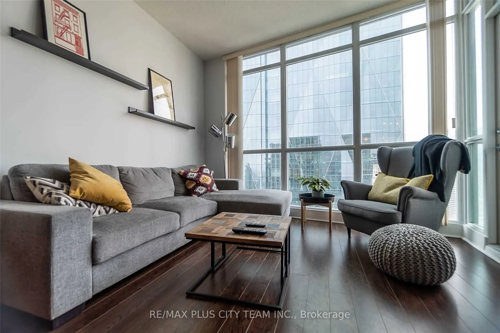 18 Yonge Street, #3702