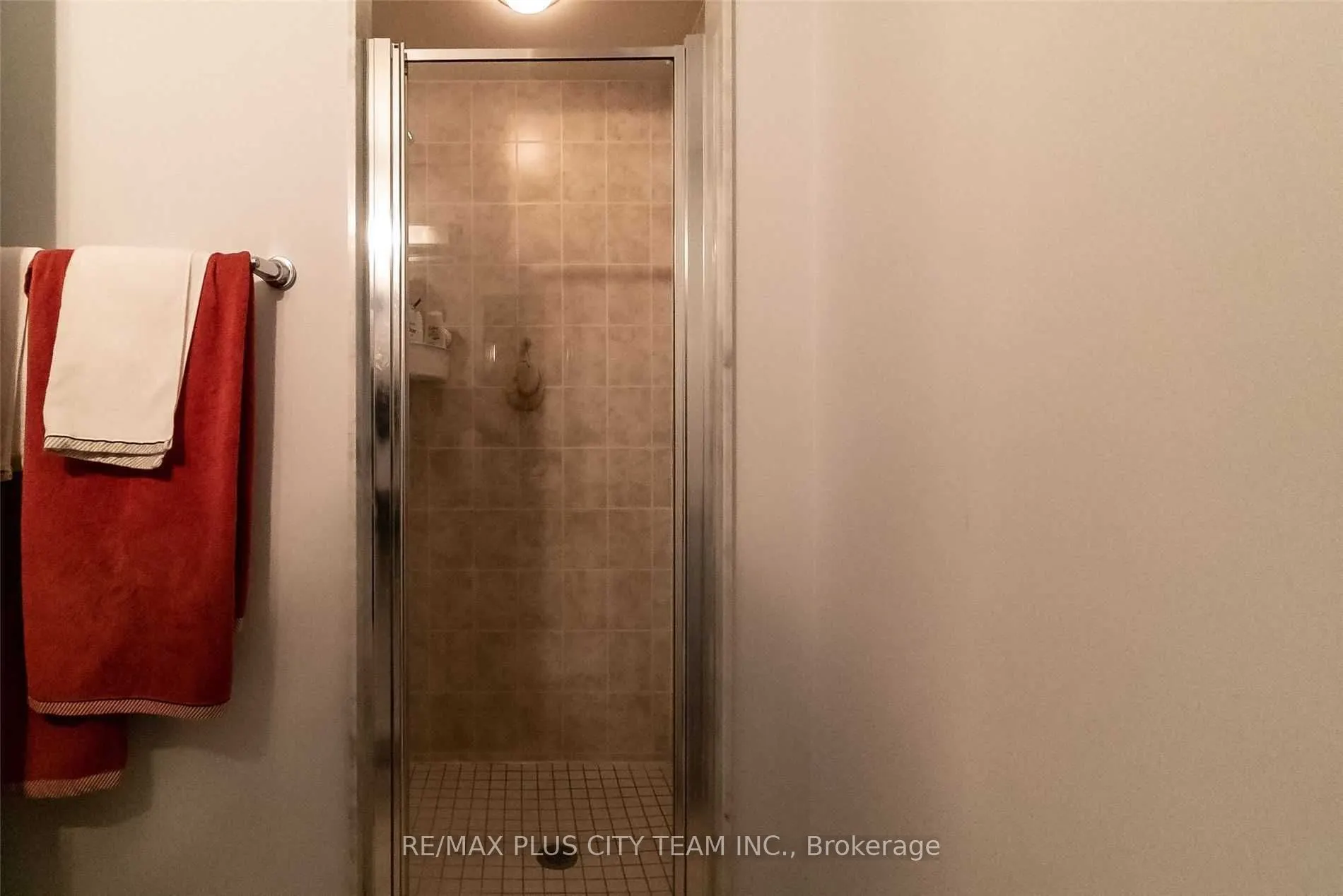 18 Yonge Street, #3702