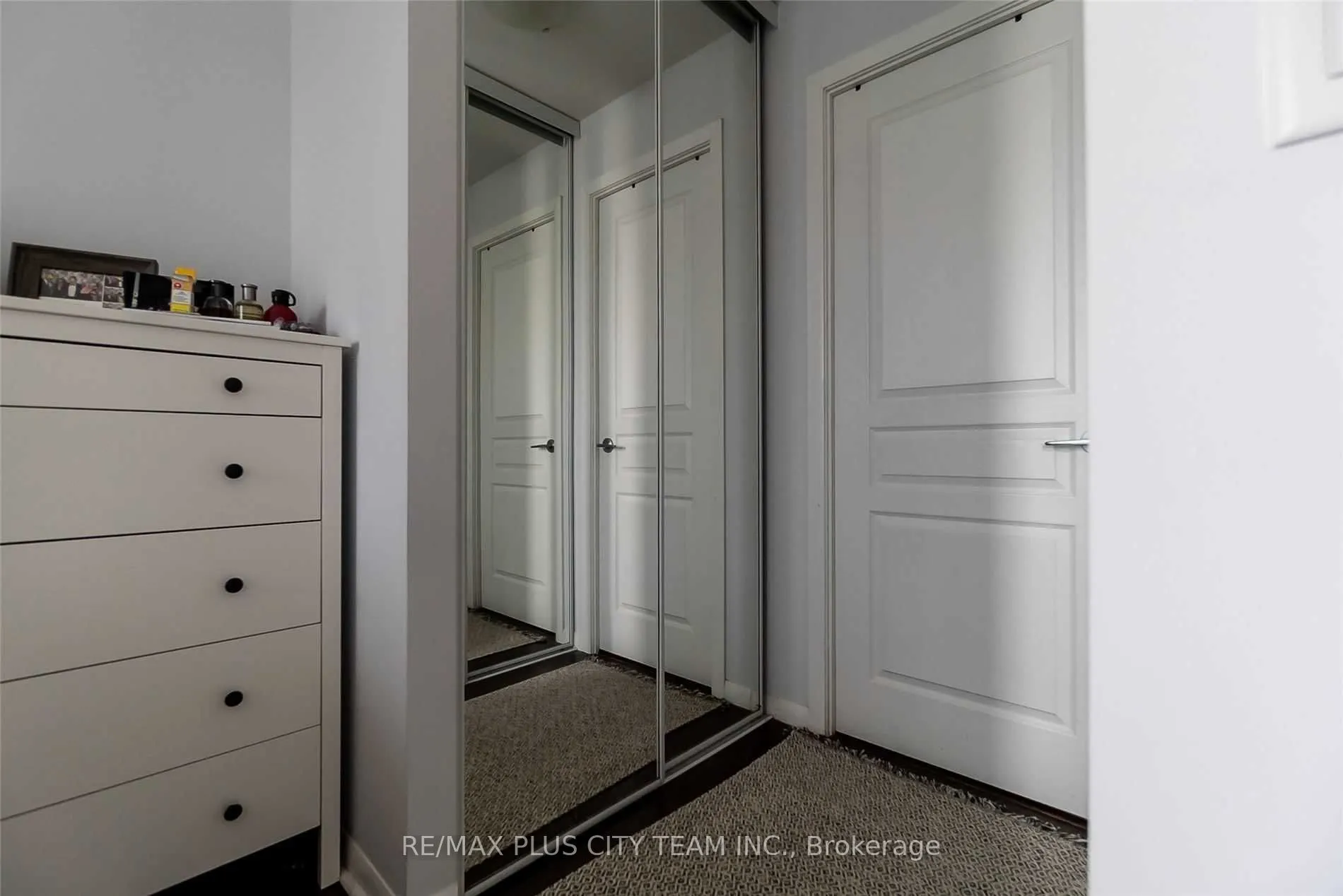 18 Yonge Street, #3702