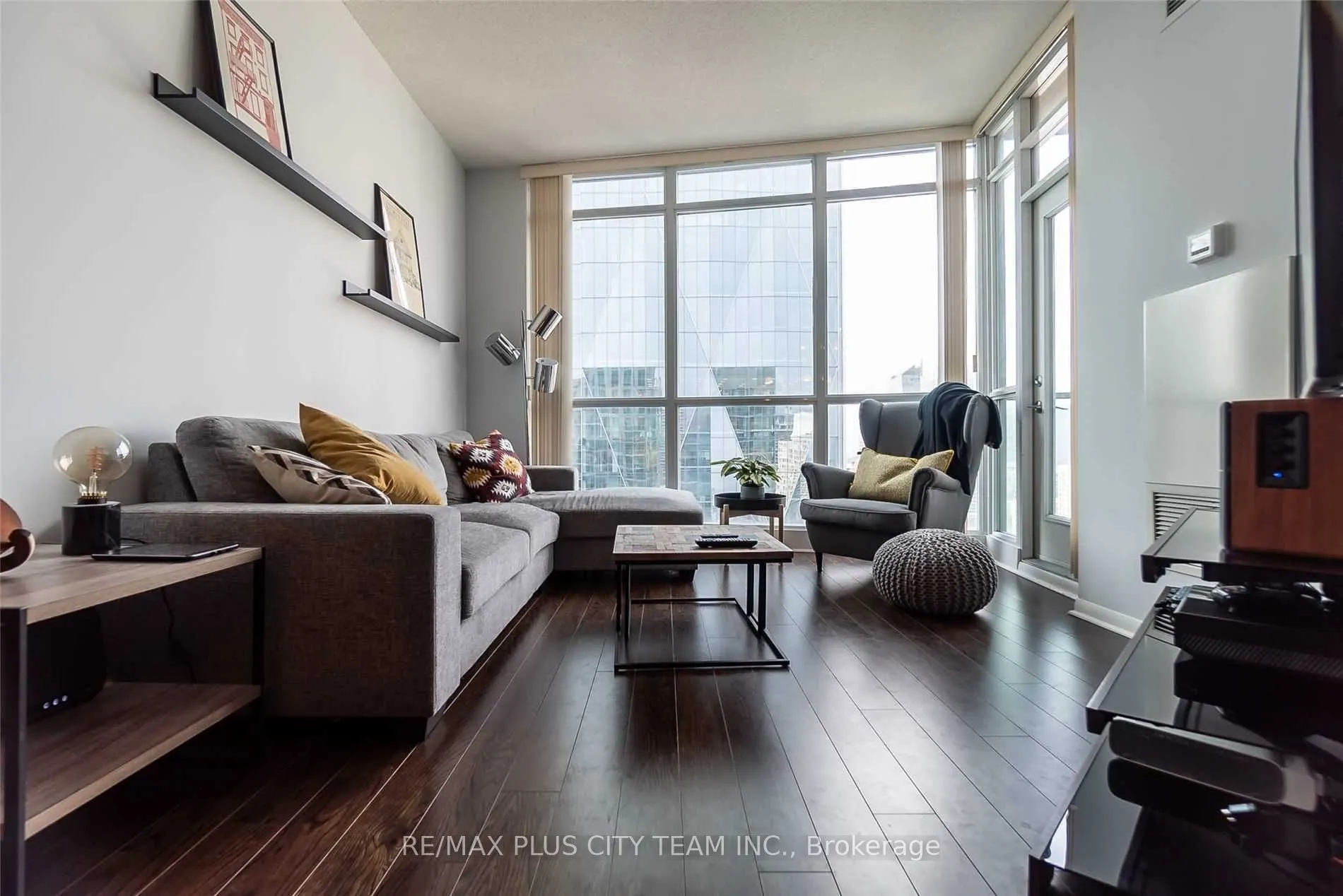 18 Yonge Street, #3702