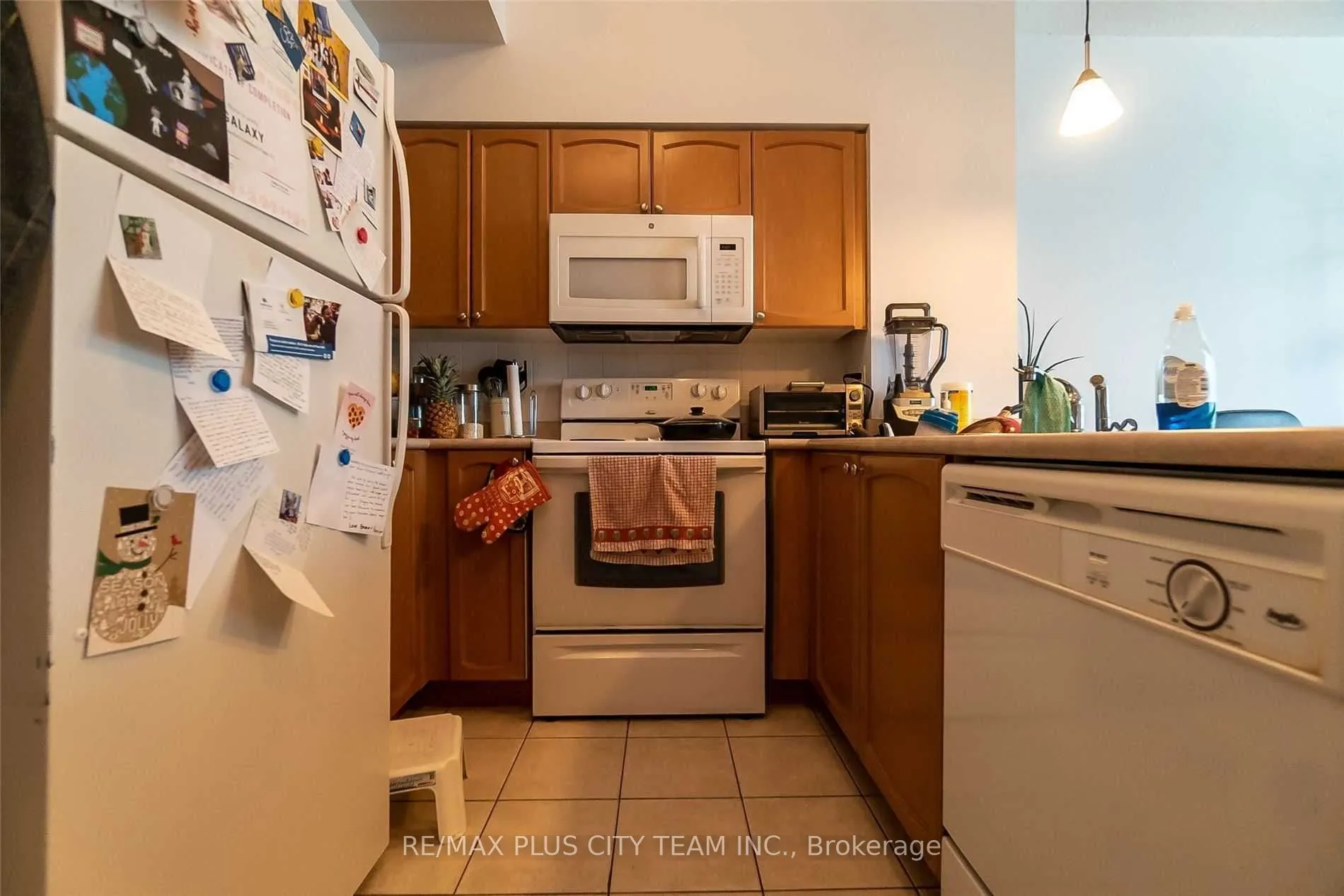 18 Yonge Street, #3702