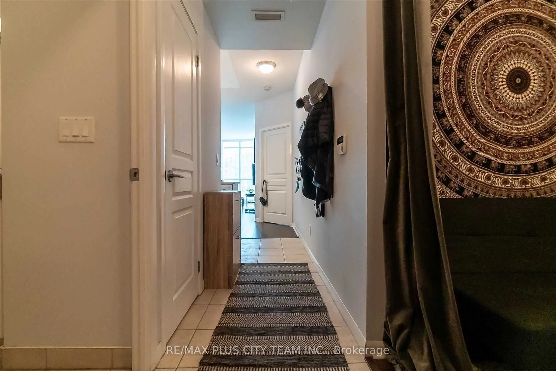 18 Yonge Street, #3702