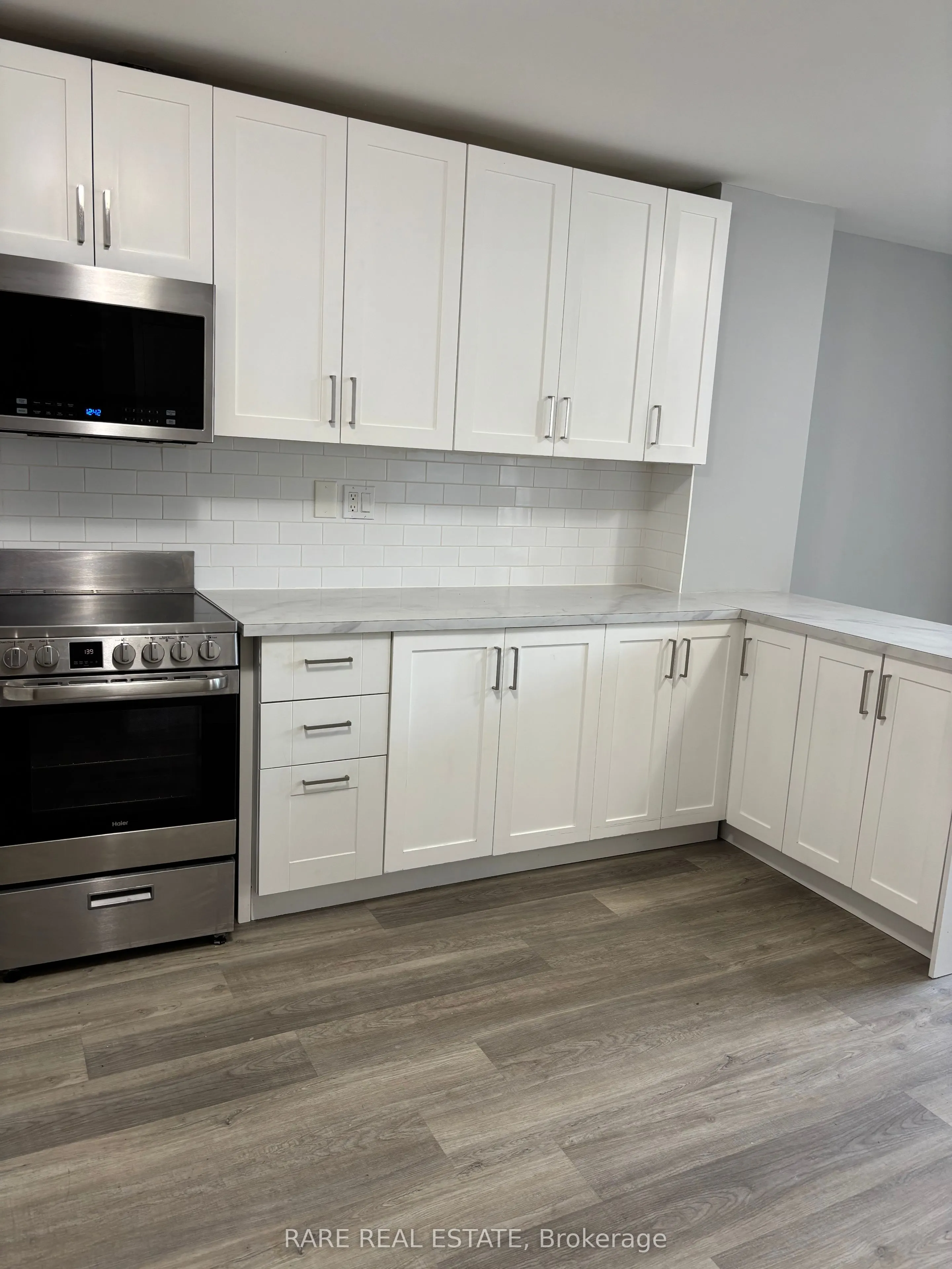 253 Augusta Avenue, #4