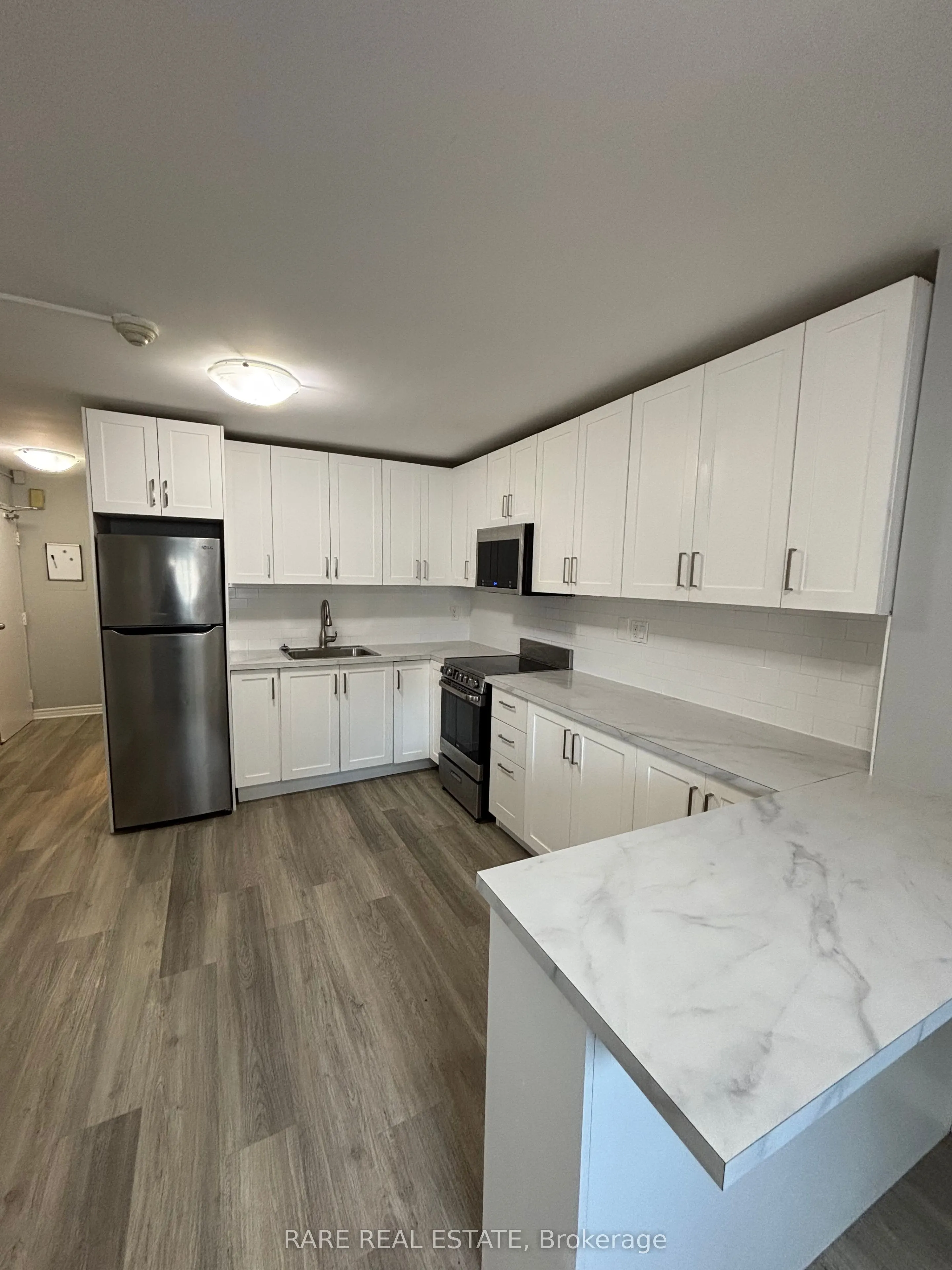 253 Augusta Avenue, #4