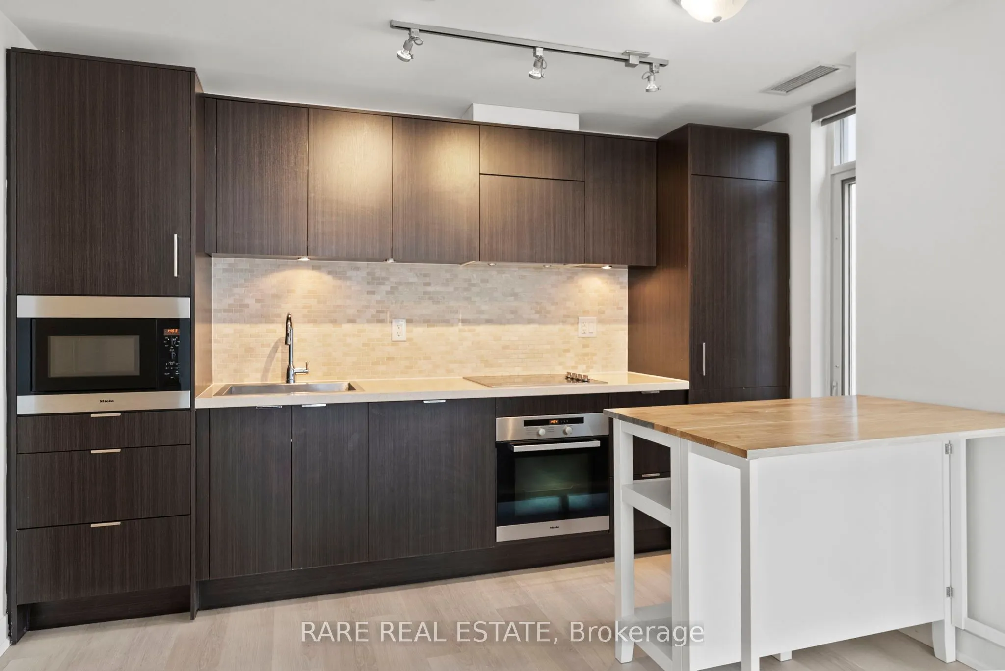 21 Widmer Street, #1602