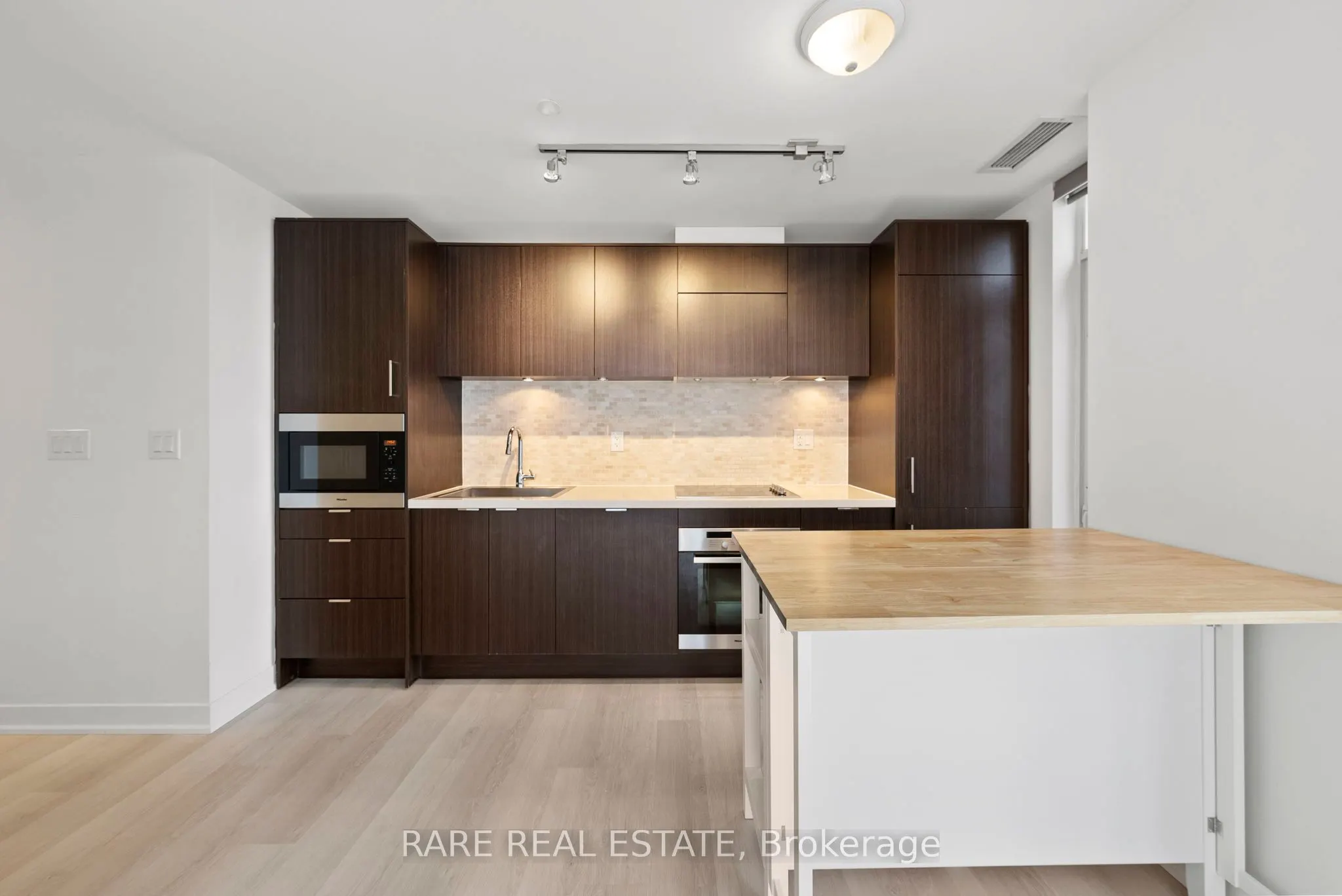 21 Widmer Street, #1602