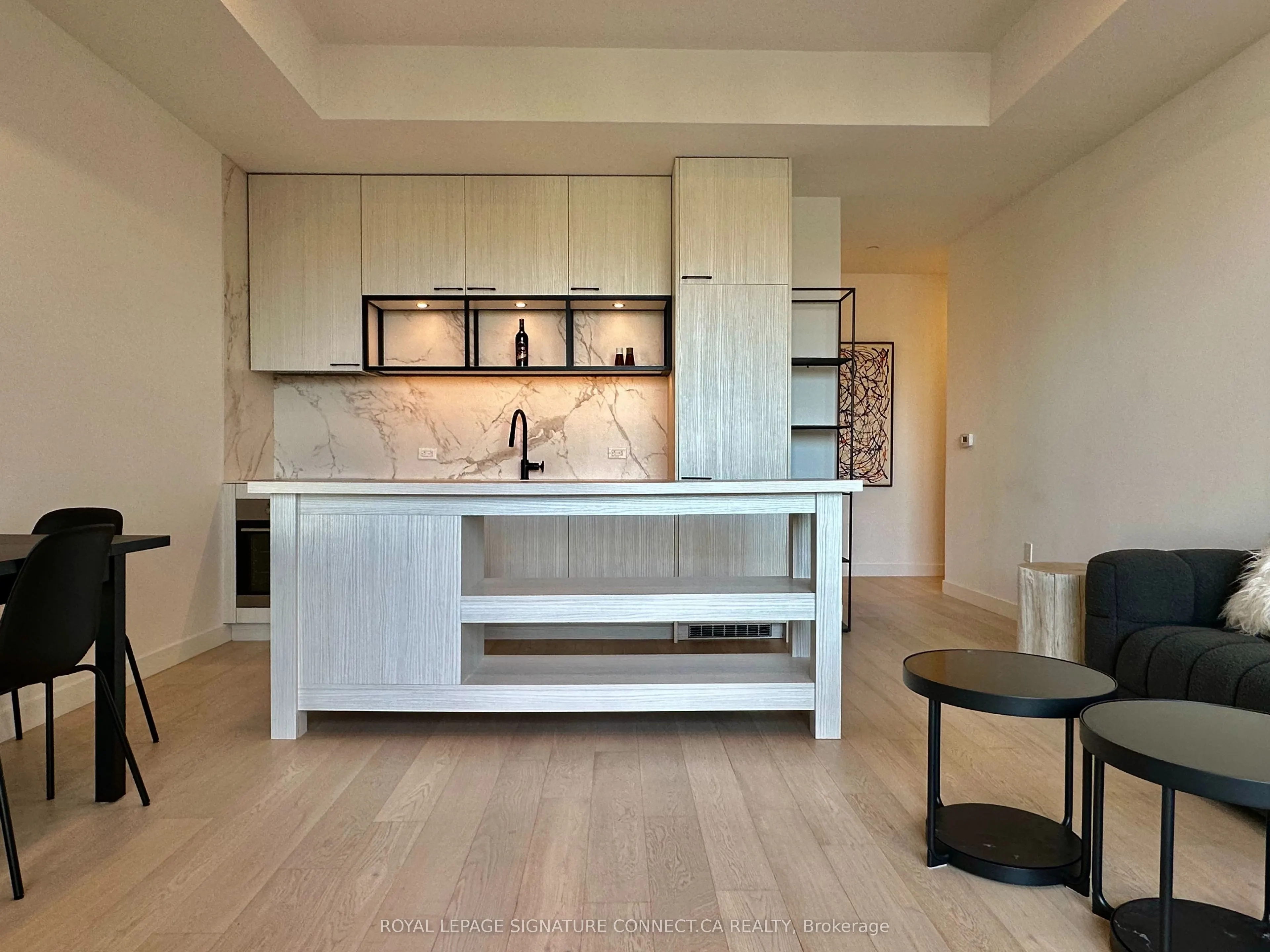505 Richmond Street W, #415