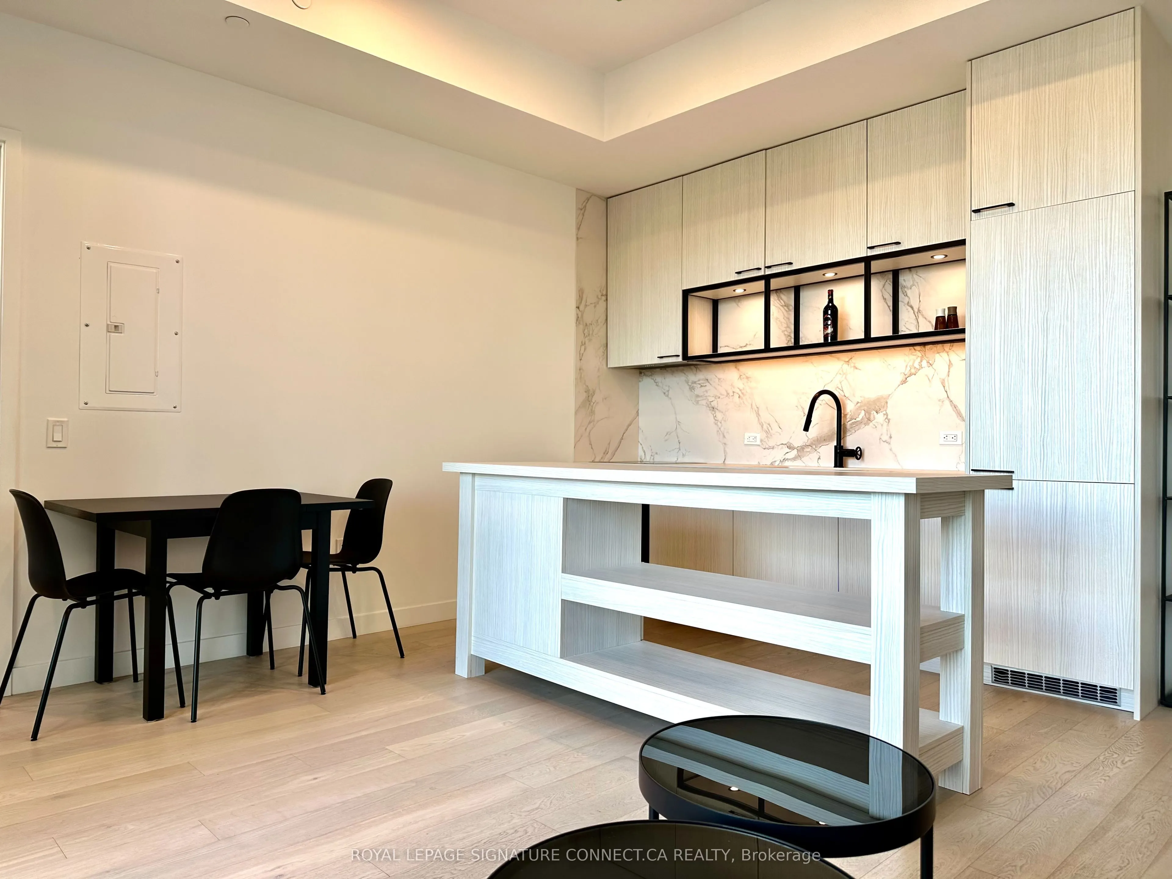 505 Richmond Street W, #415
