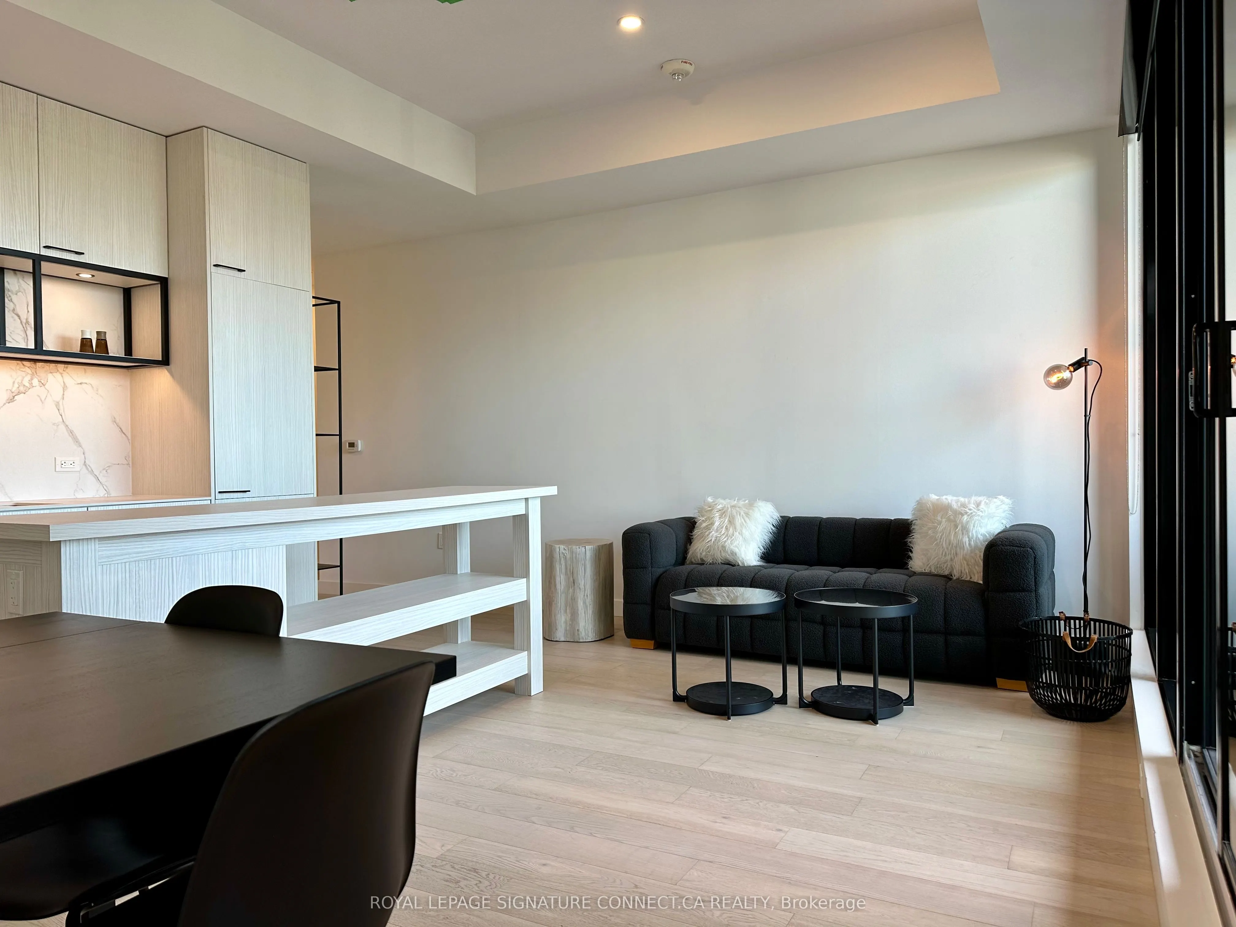 505 Richmond Street W, #415
