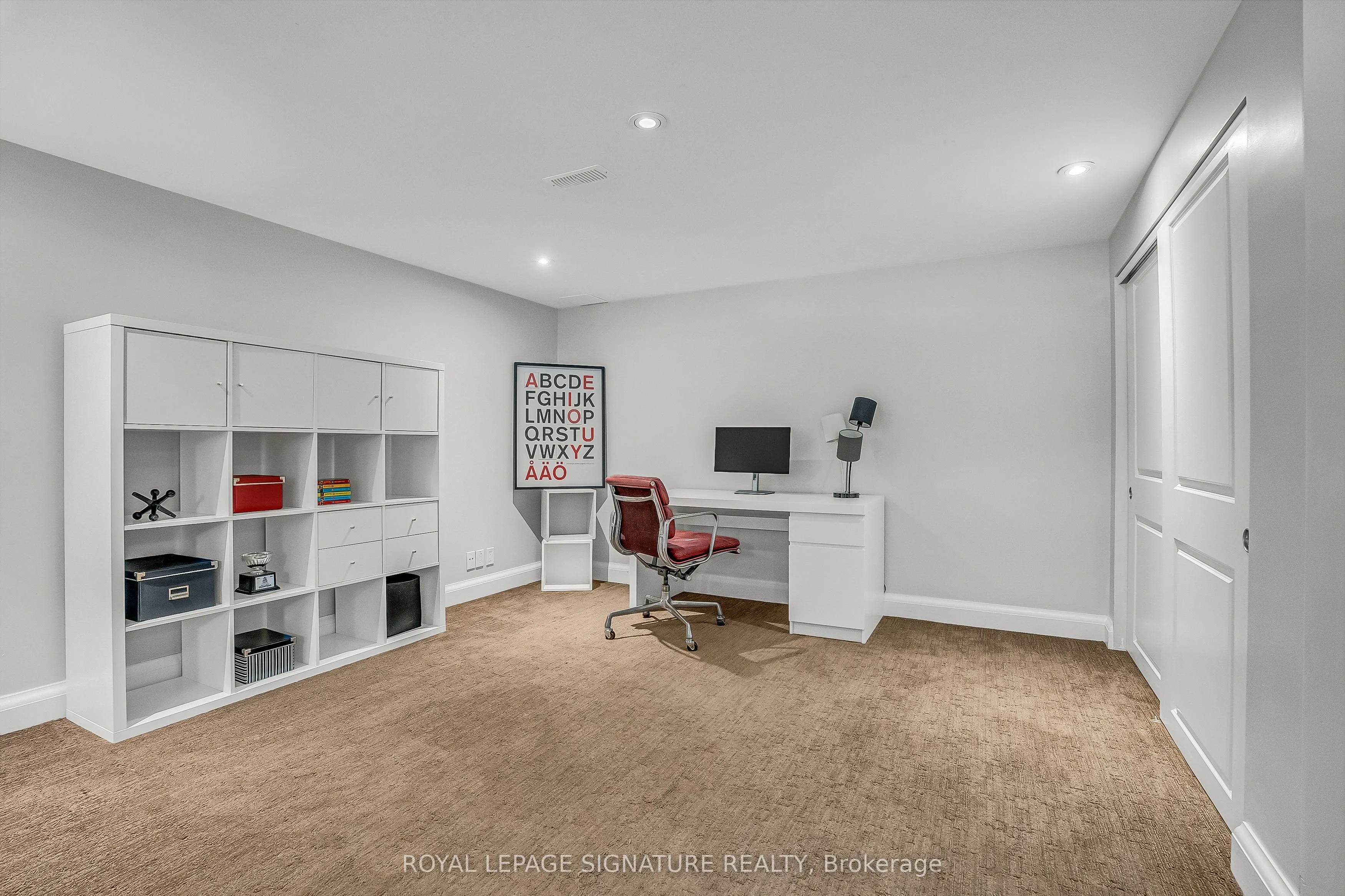 19 Caronport Crescent