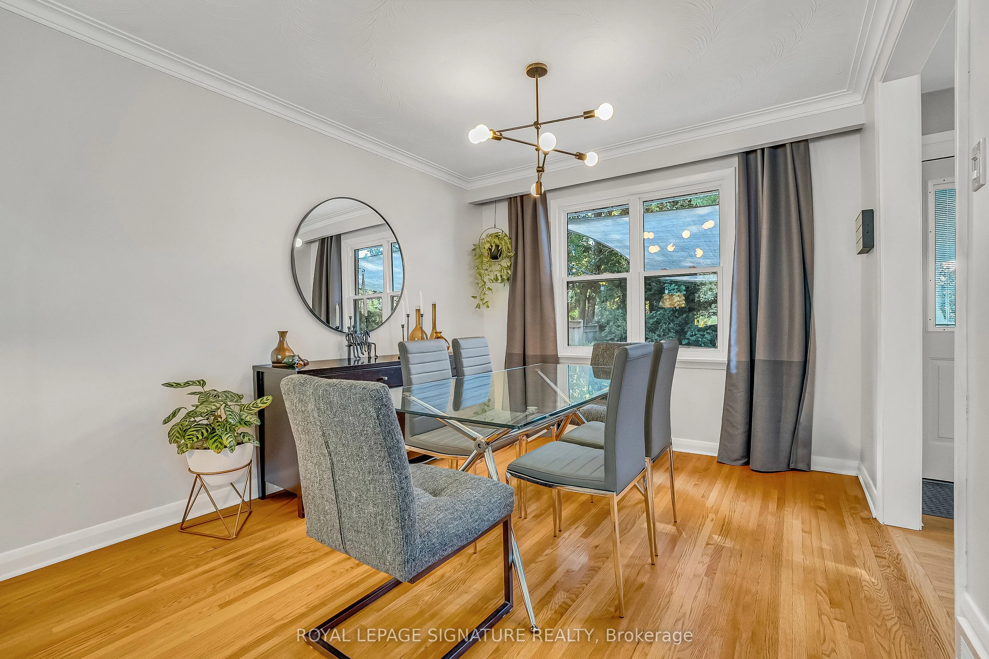 19 Caronport Crescent