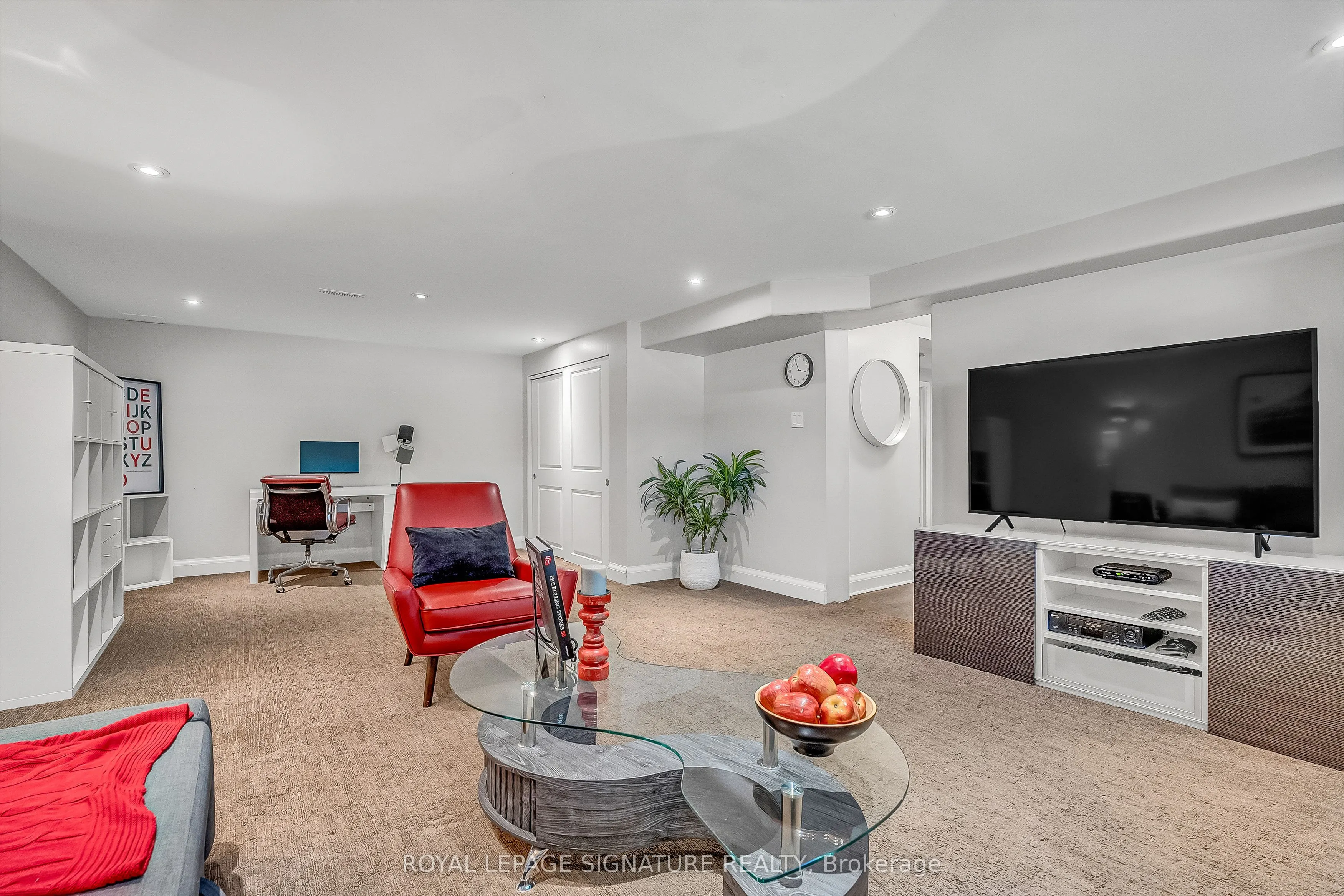19 Caronport Crescent