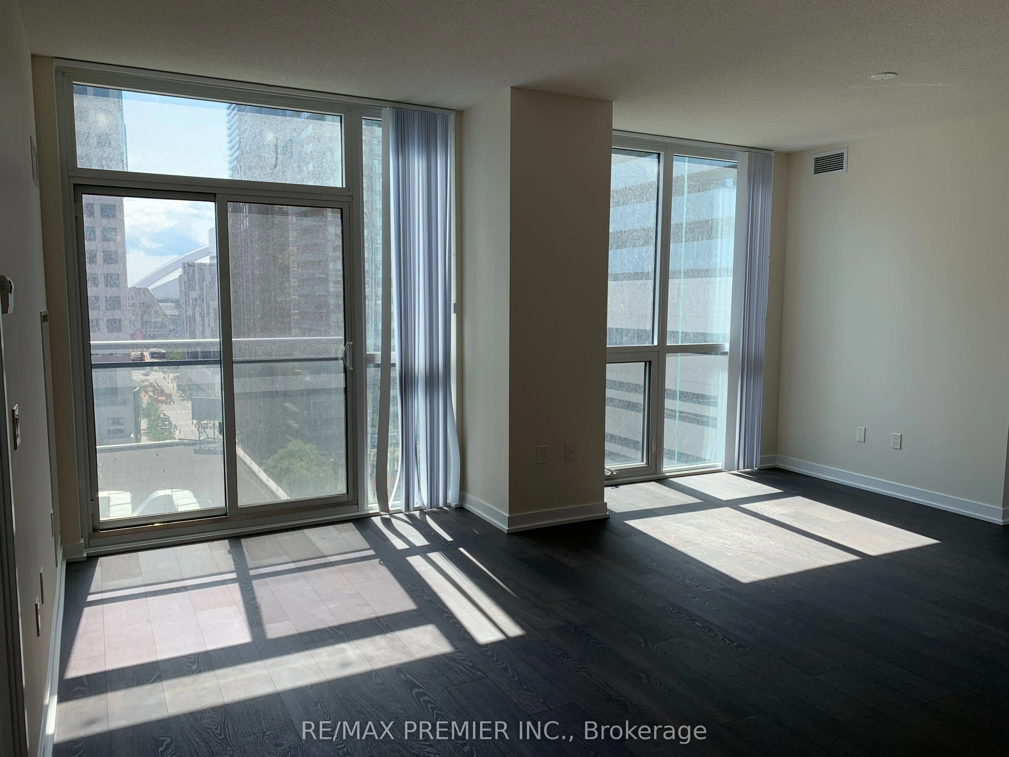 99 John Street, #903