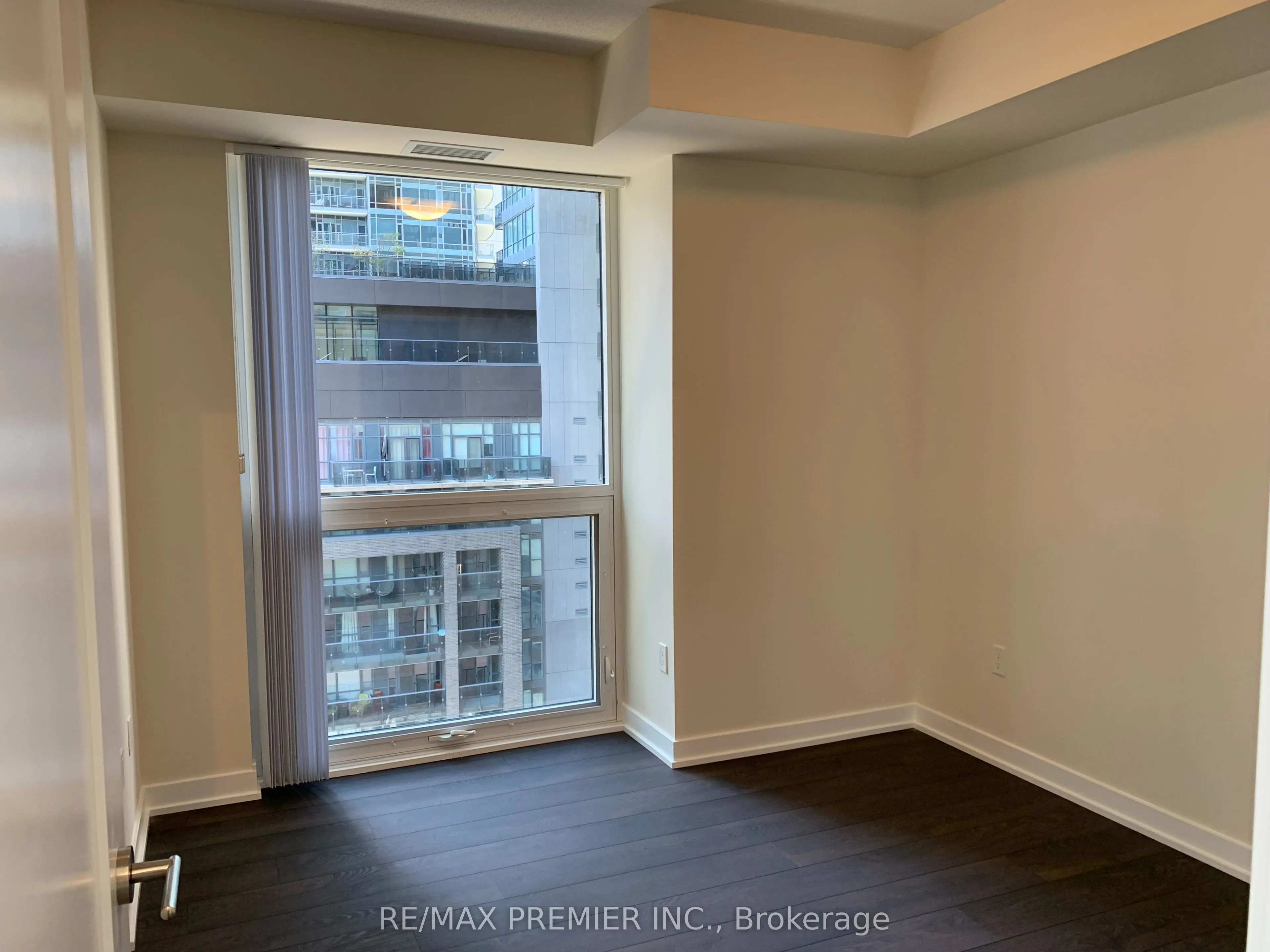 99 John Street, #903