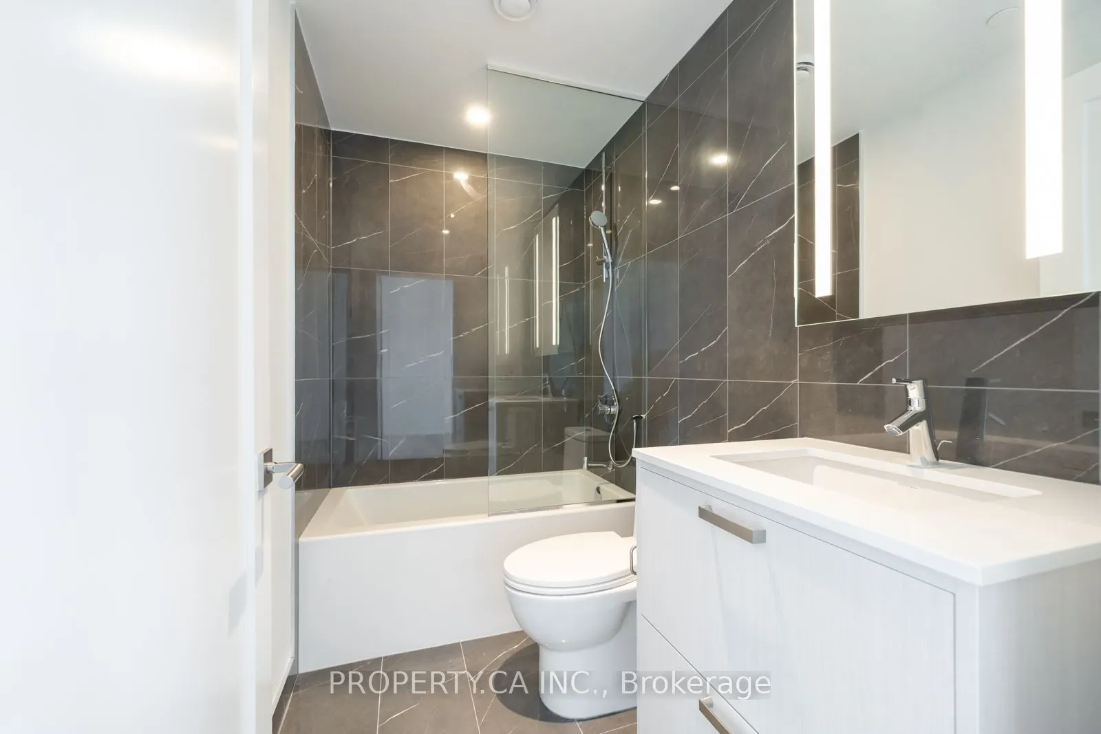 155 Merchants Wharf, #1331