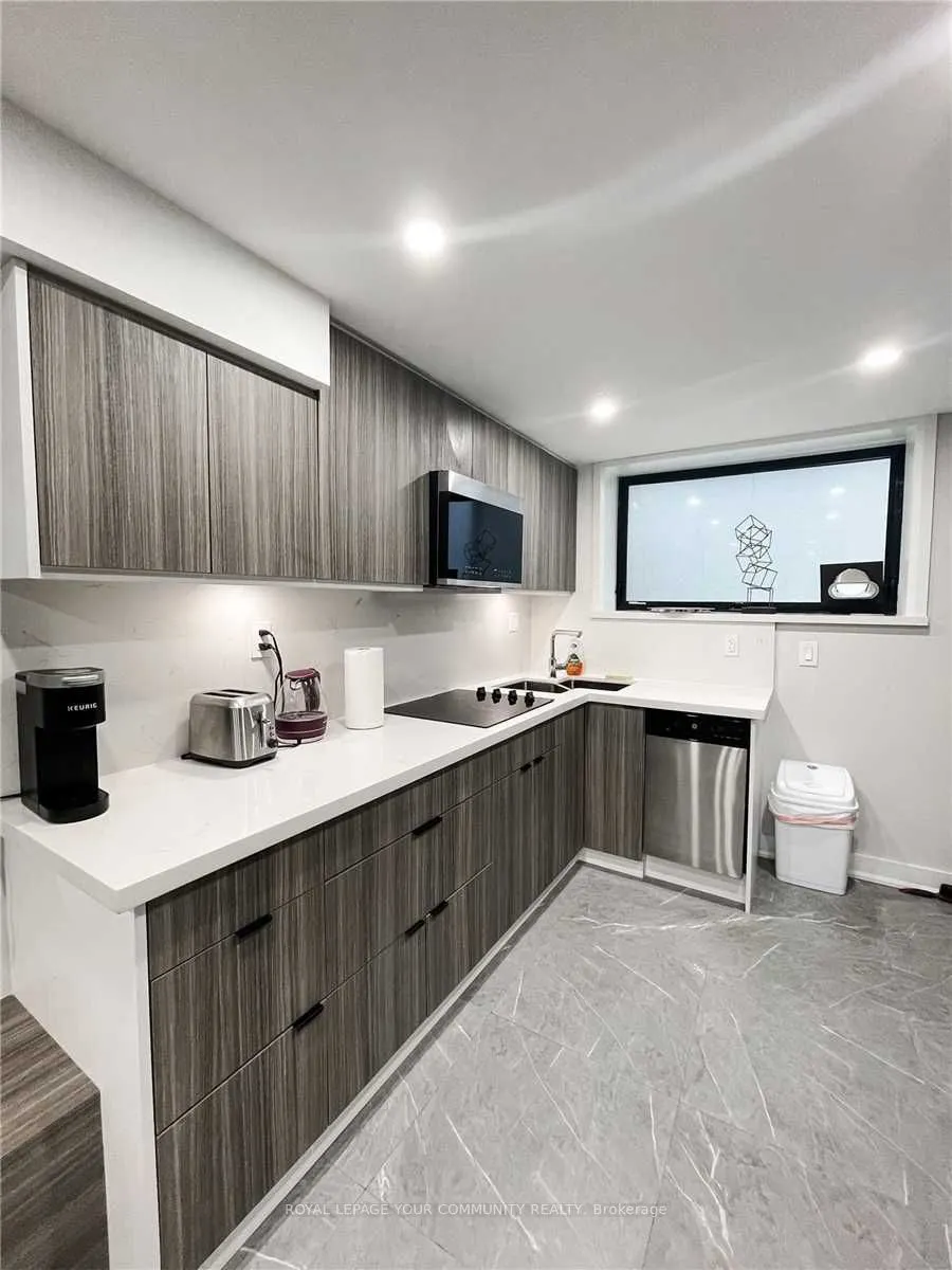 271 Ontario Street, #4