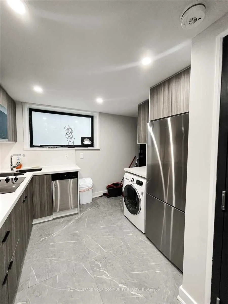 271 Ontario Street, #4