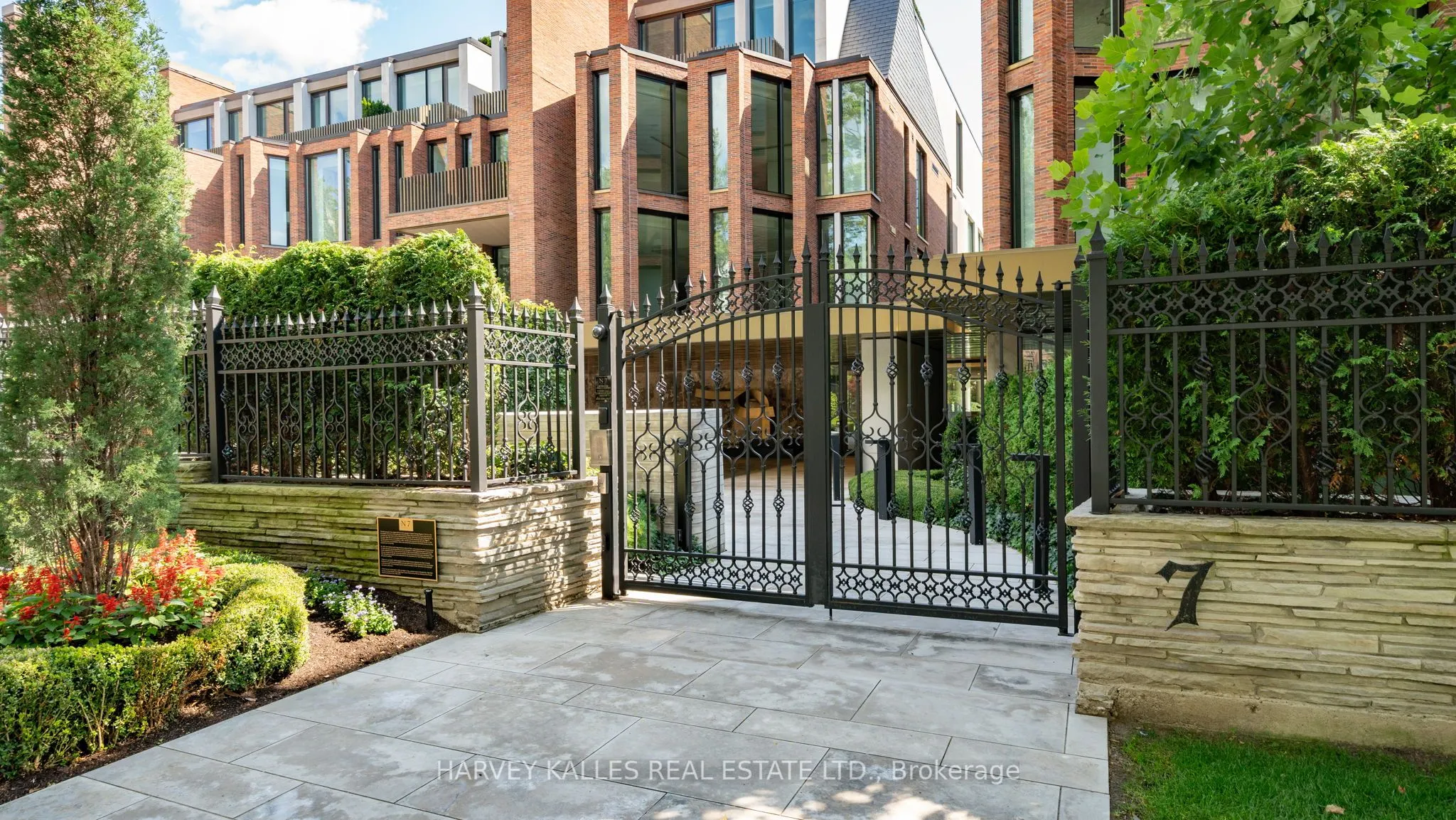 7 Dale Avenue, #304