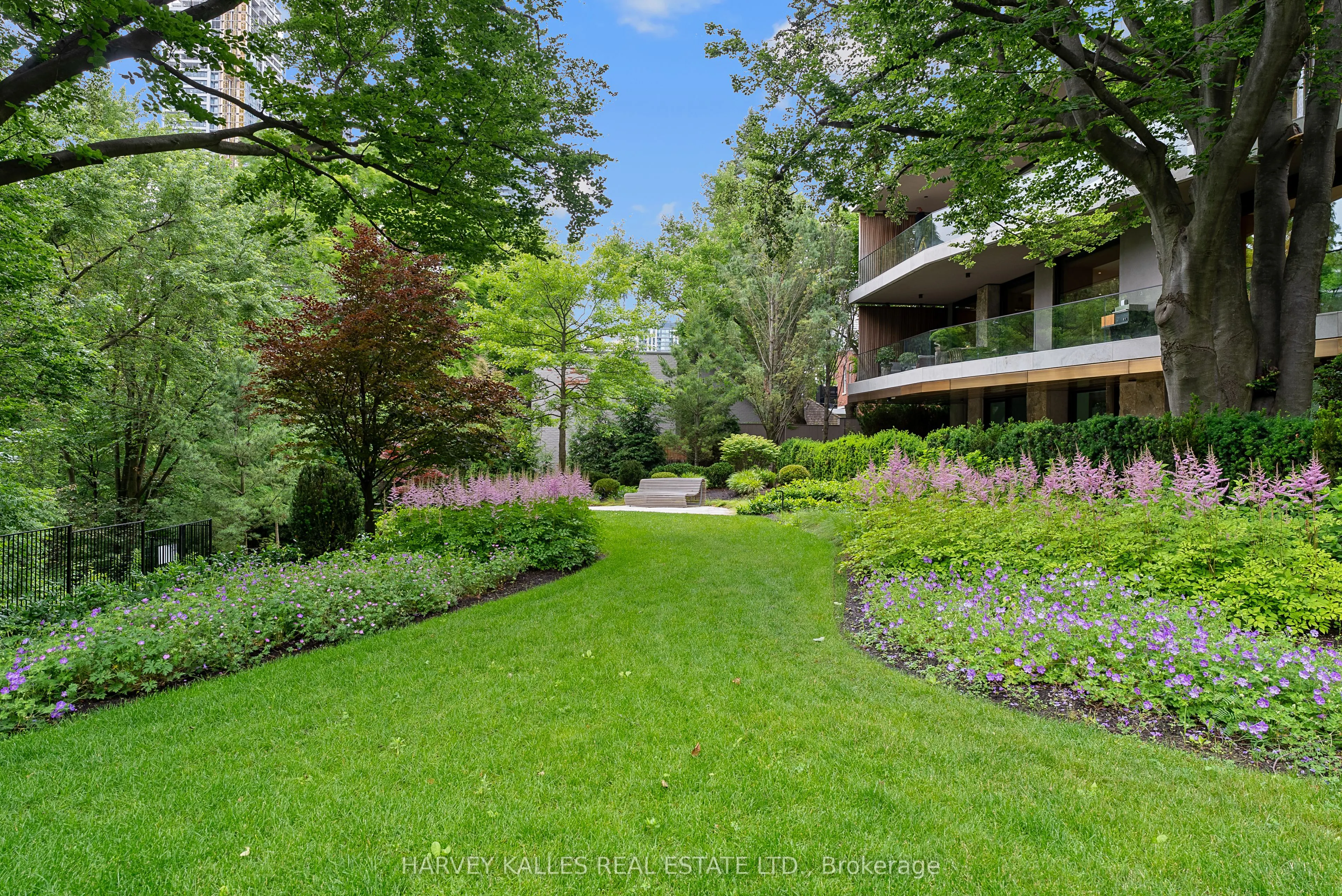 7 Dale Avenue, #304