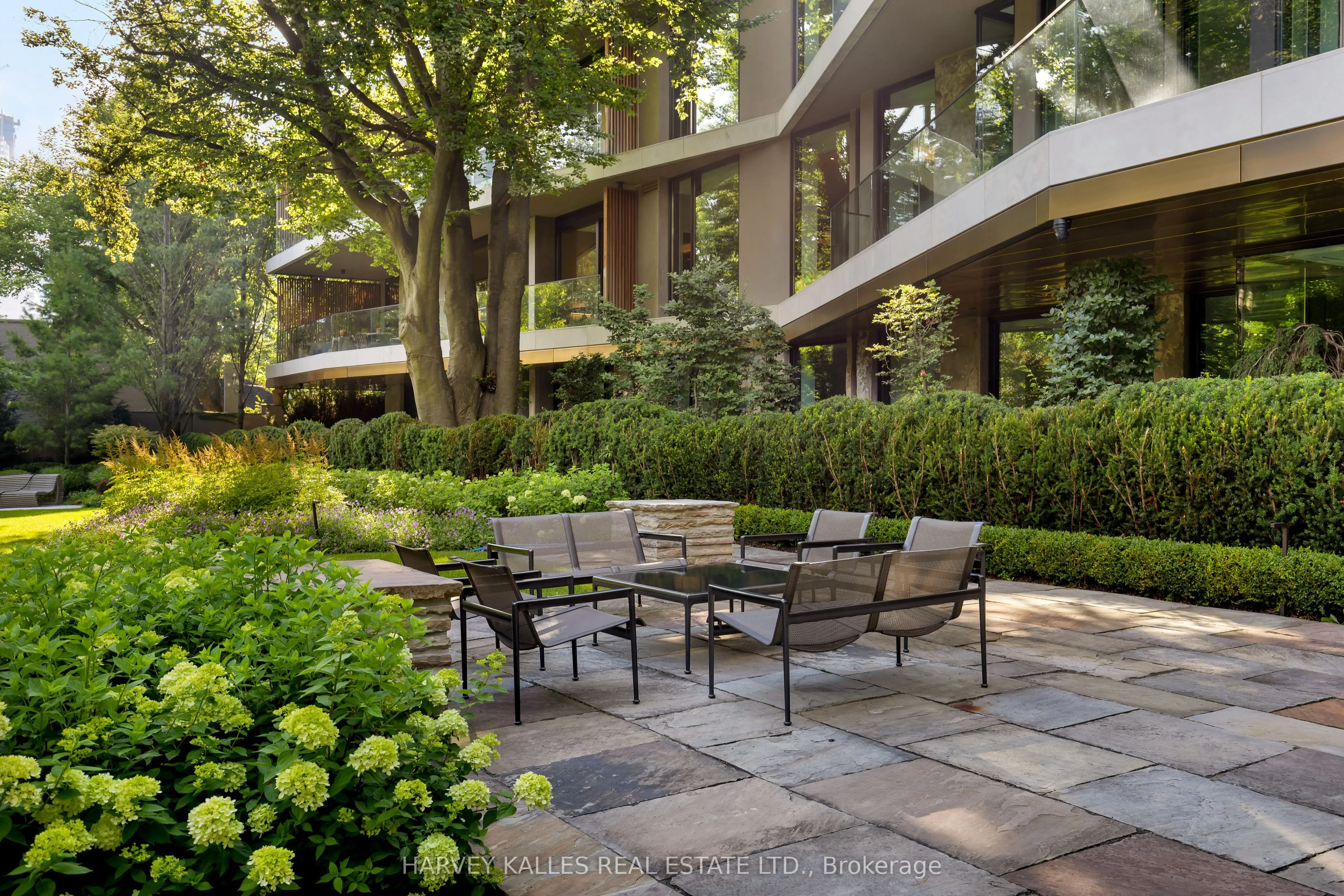 7 Dale Avenue, #304
