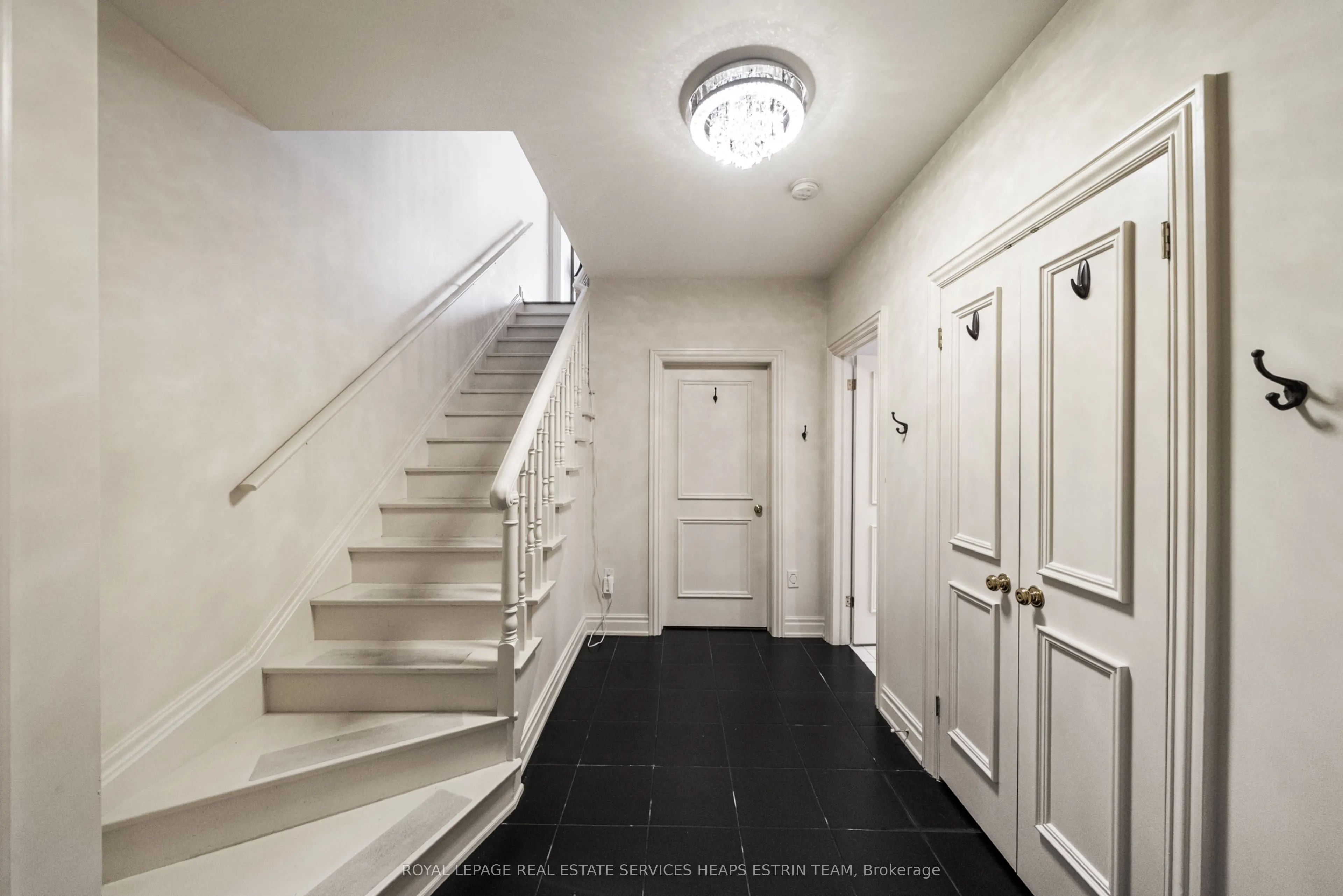 18 Lowther Avenue