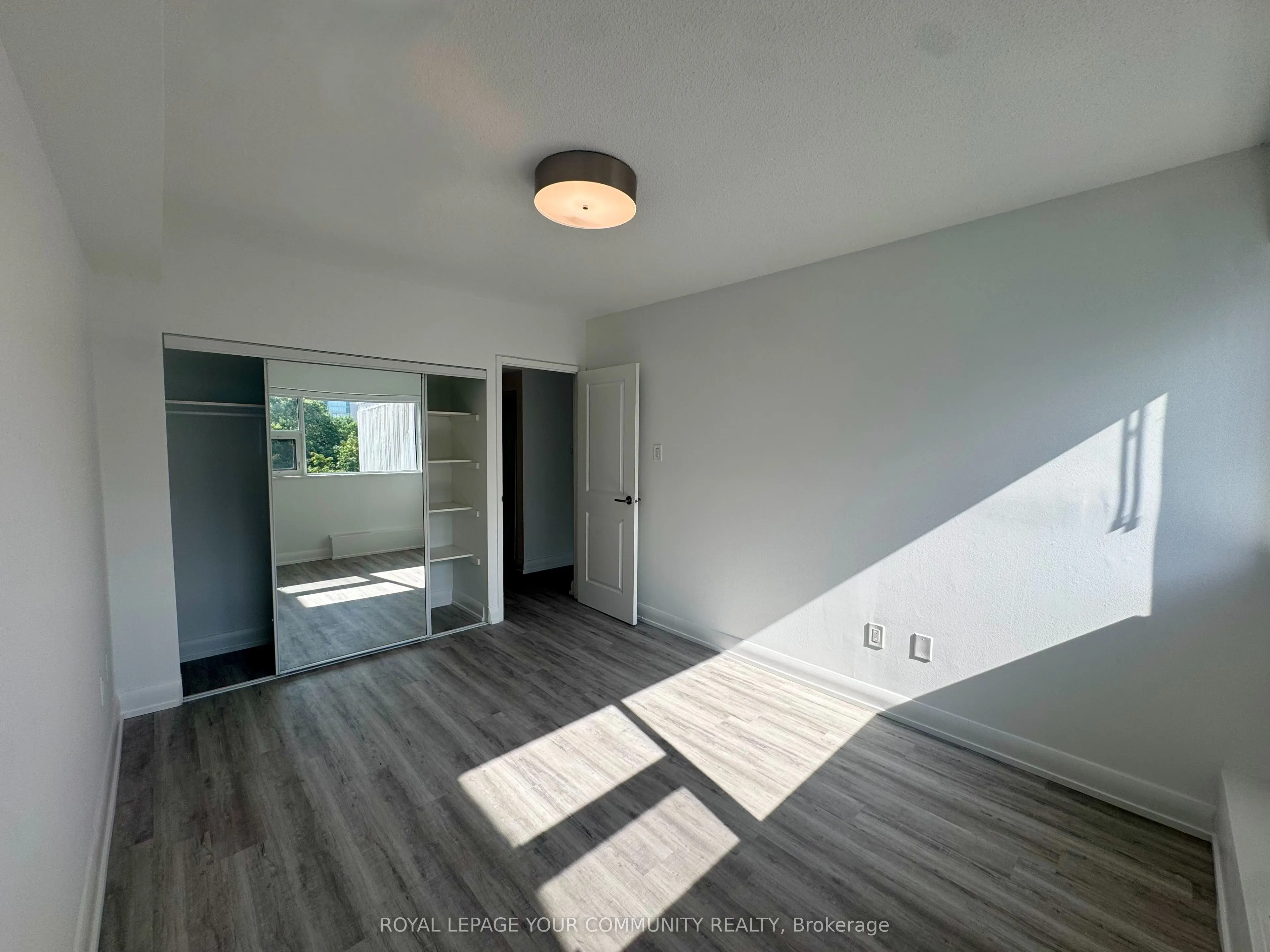 191 Sherbourne Street, #906