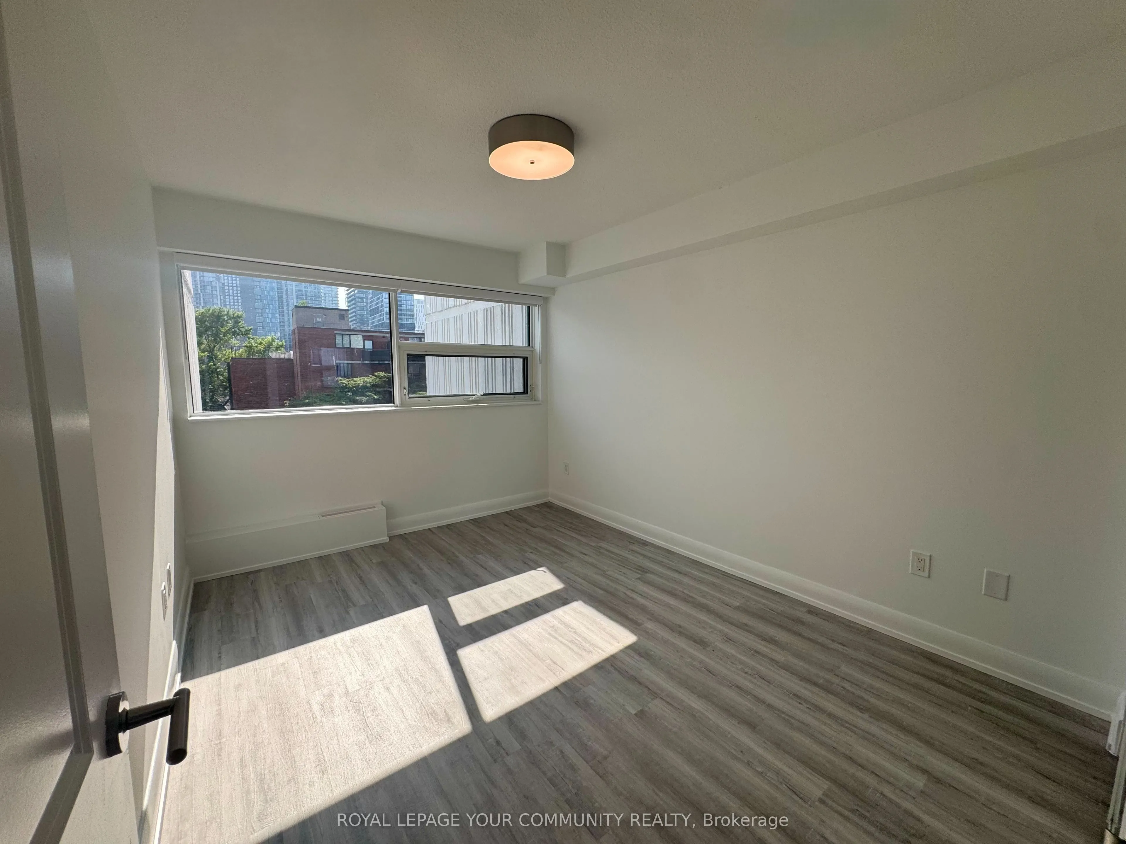 191 Sherbourne Street, #906