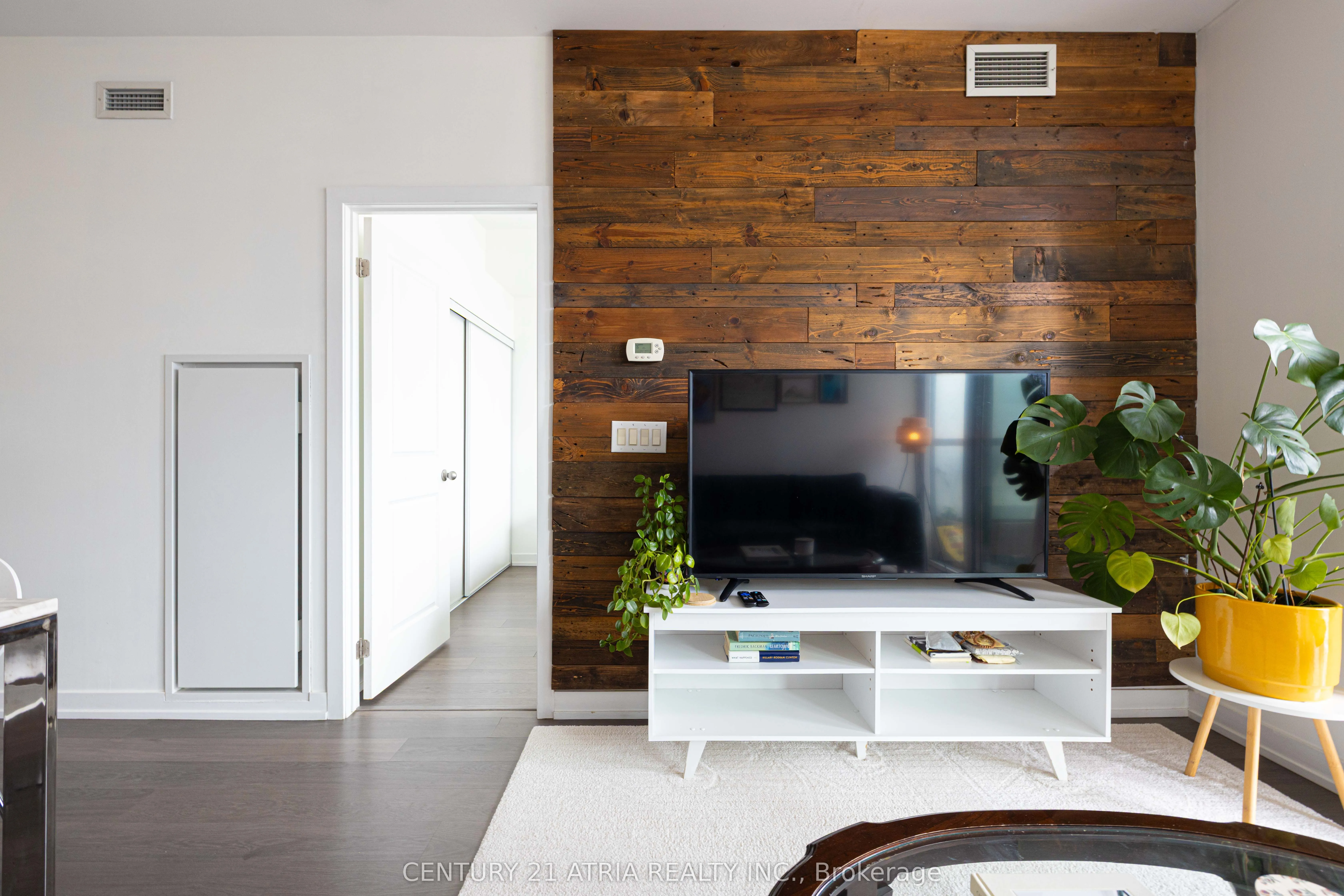 105 George Street, #1008
