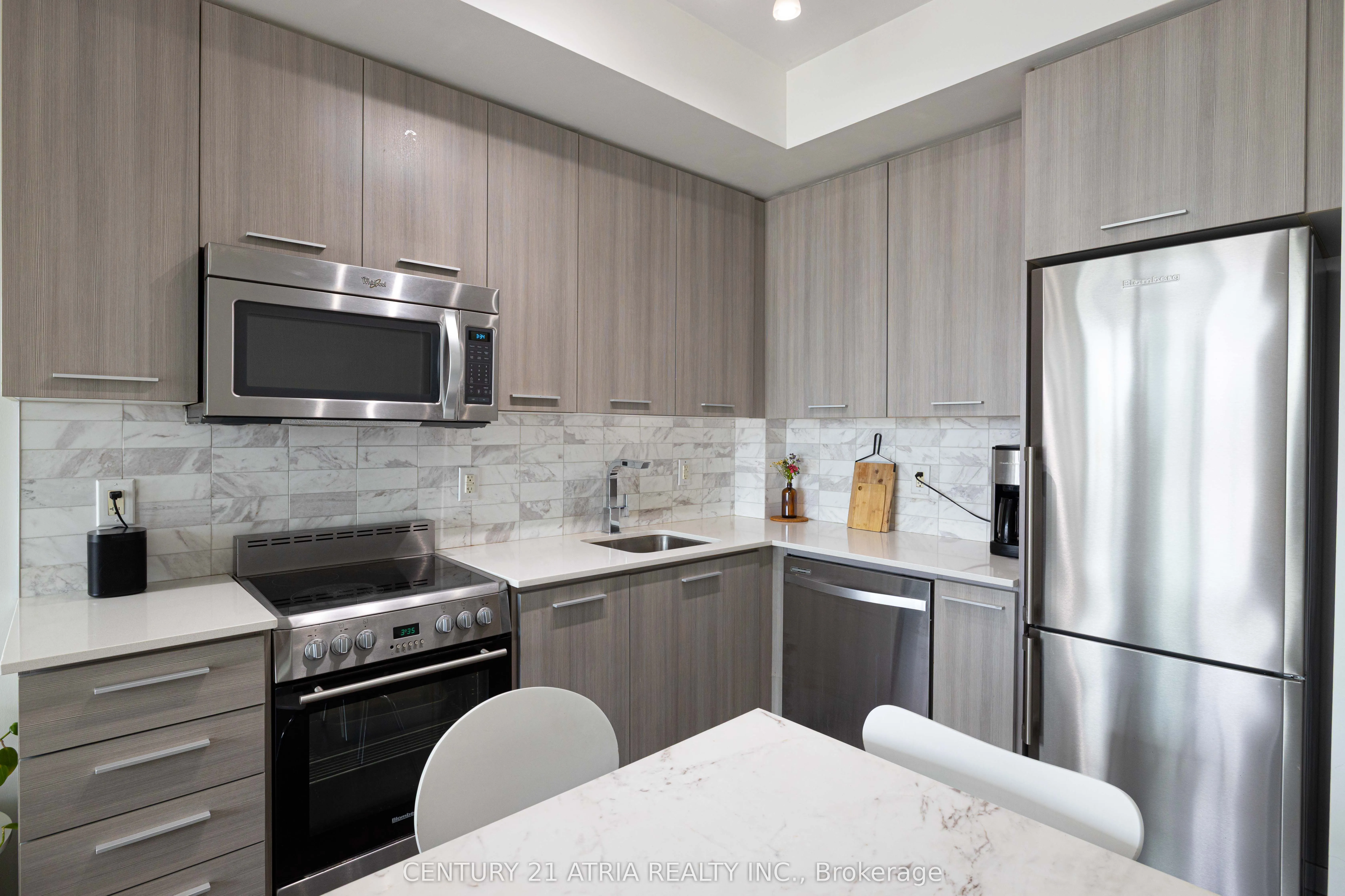 105 George Street, #1008