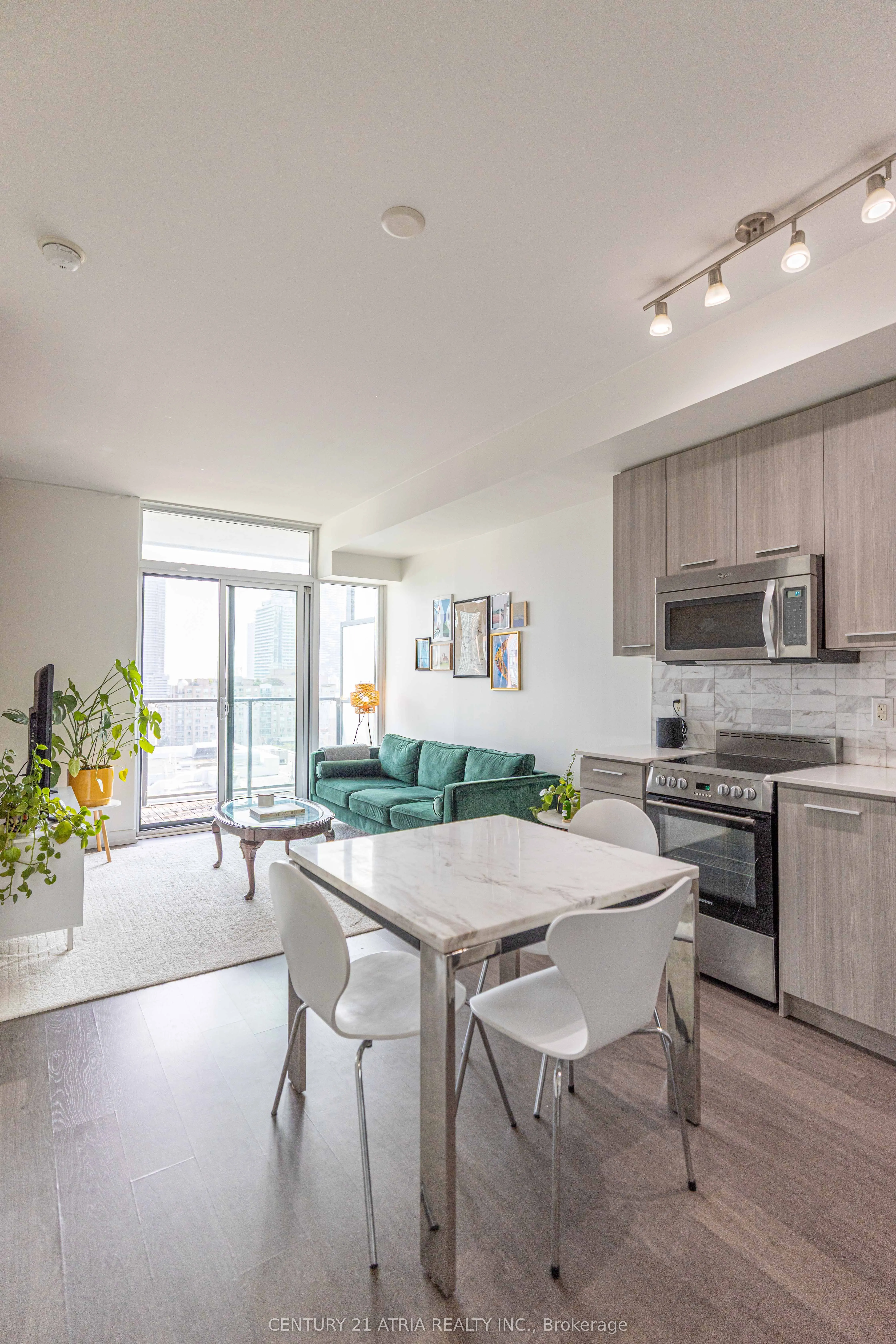 105 George Street, #1008