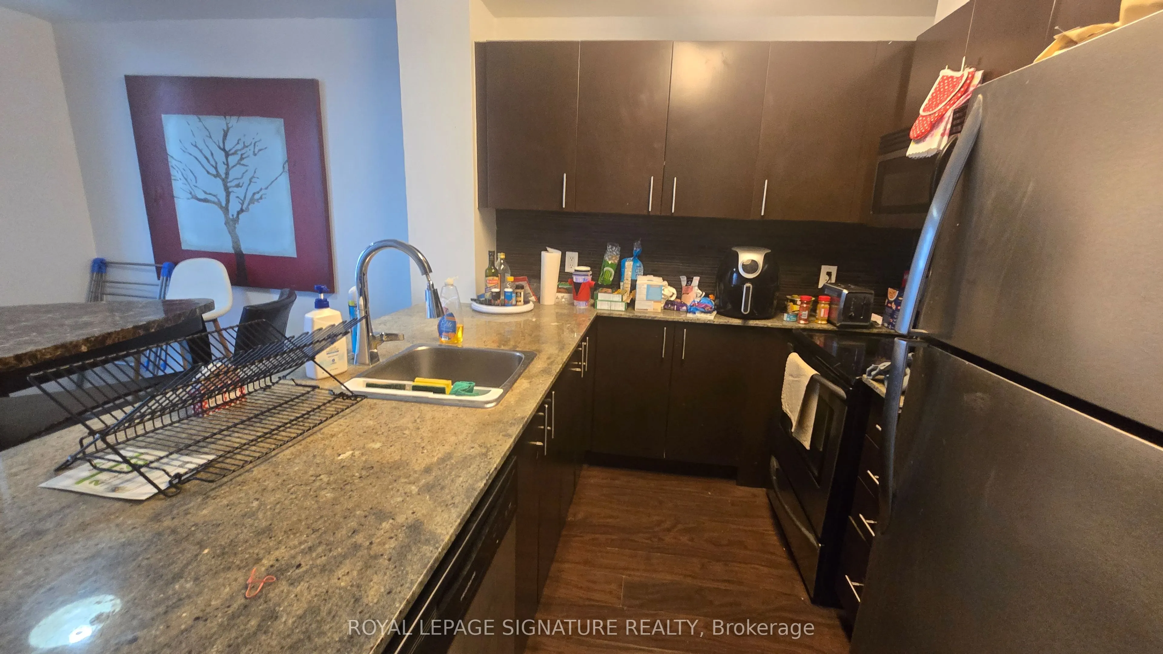 25 Cole Street, #1004