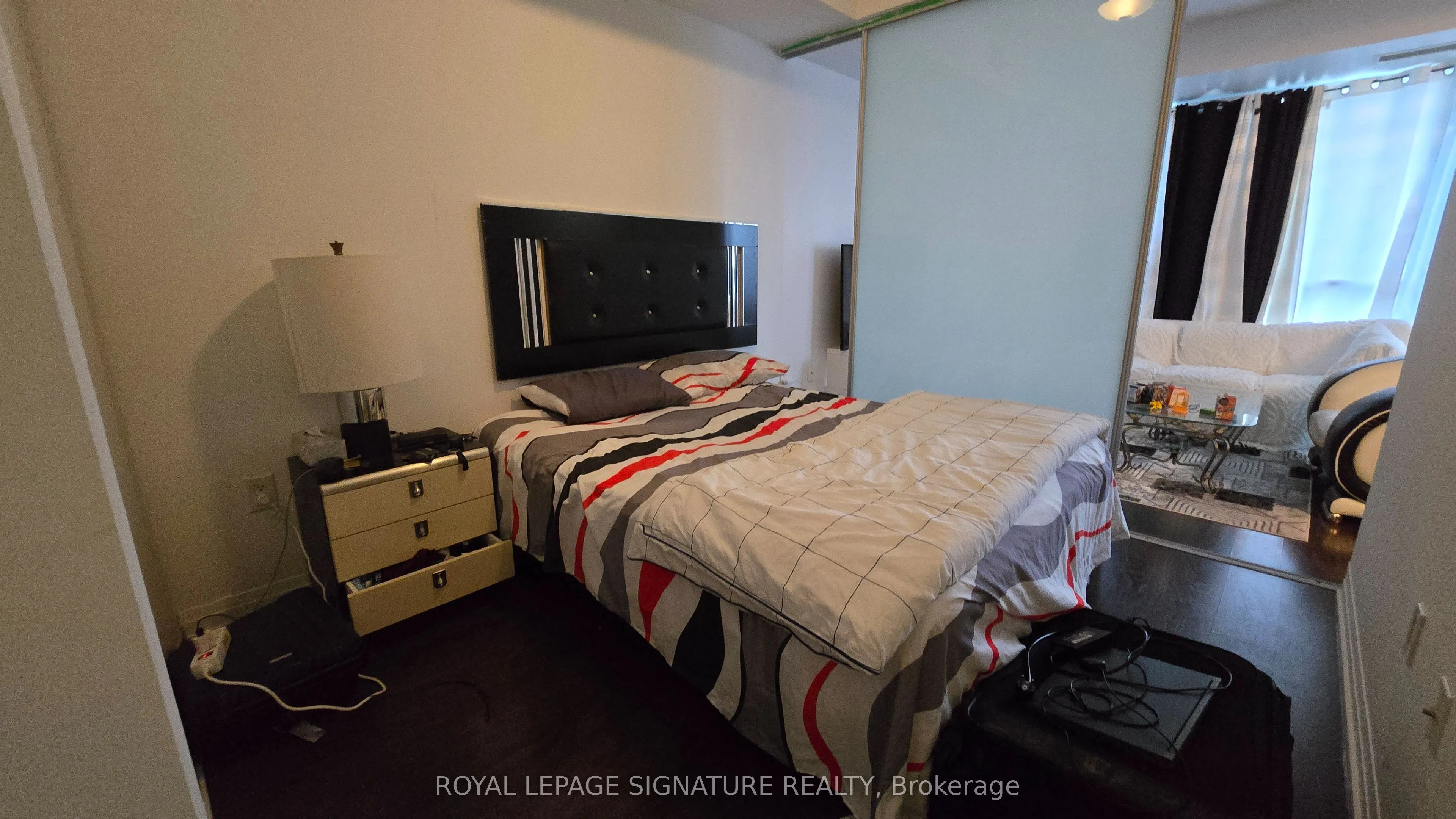 25 Cole Street, #1004