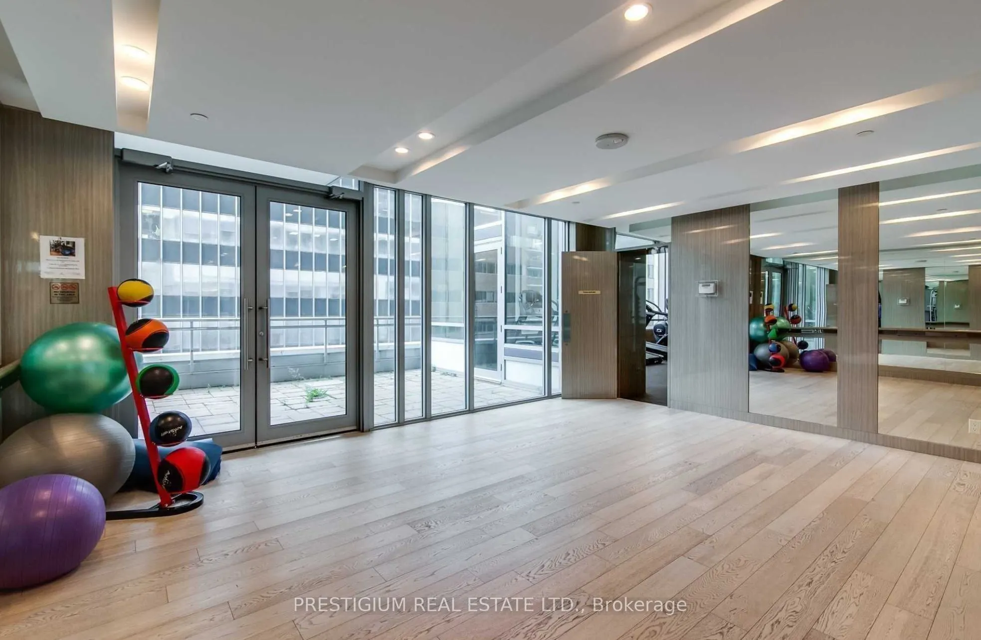 98 Lillian Street, #314