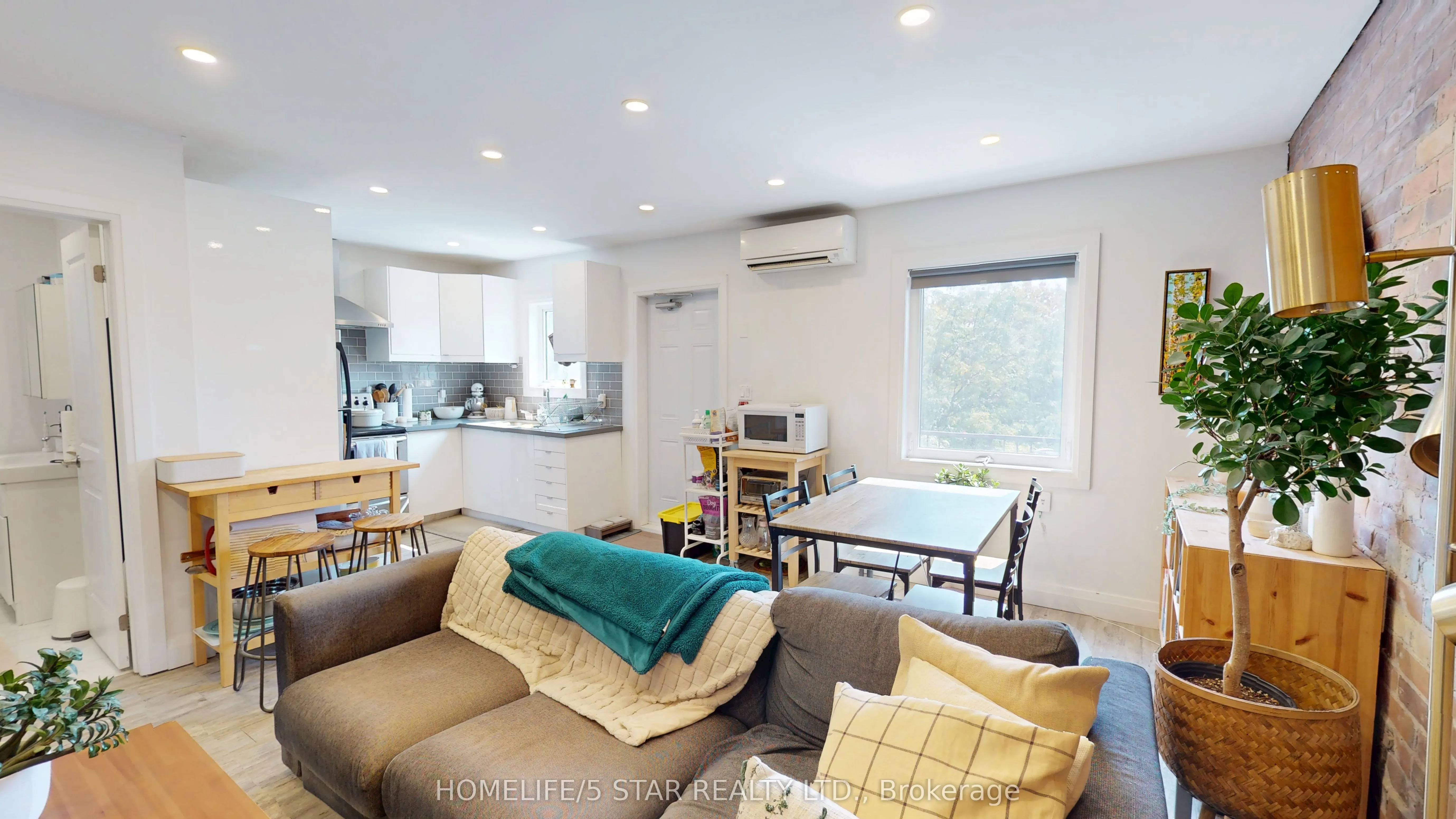 45 Dewson Street, #Apt 3