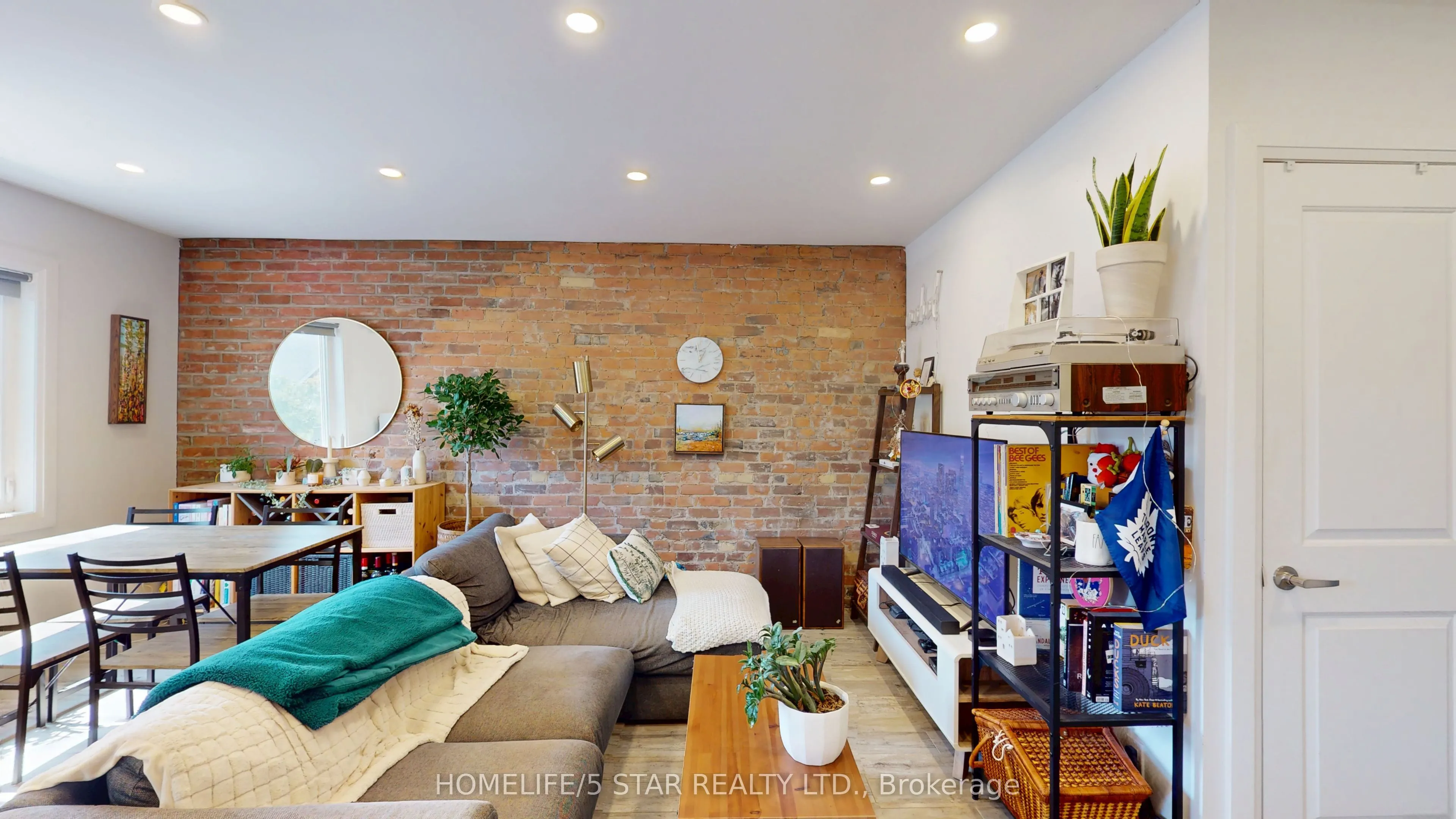 45 Dewson Street, #Apt 3