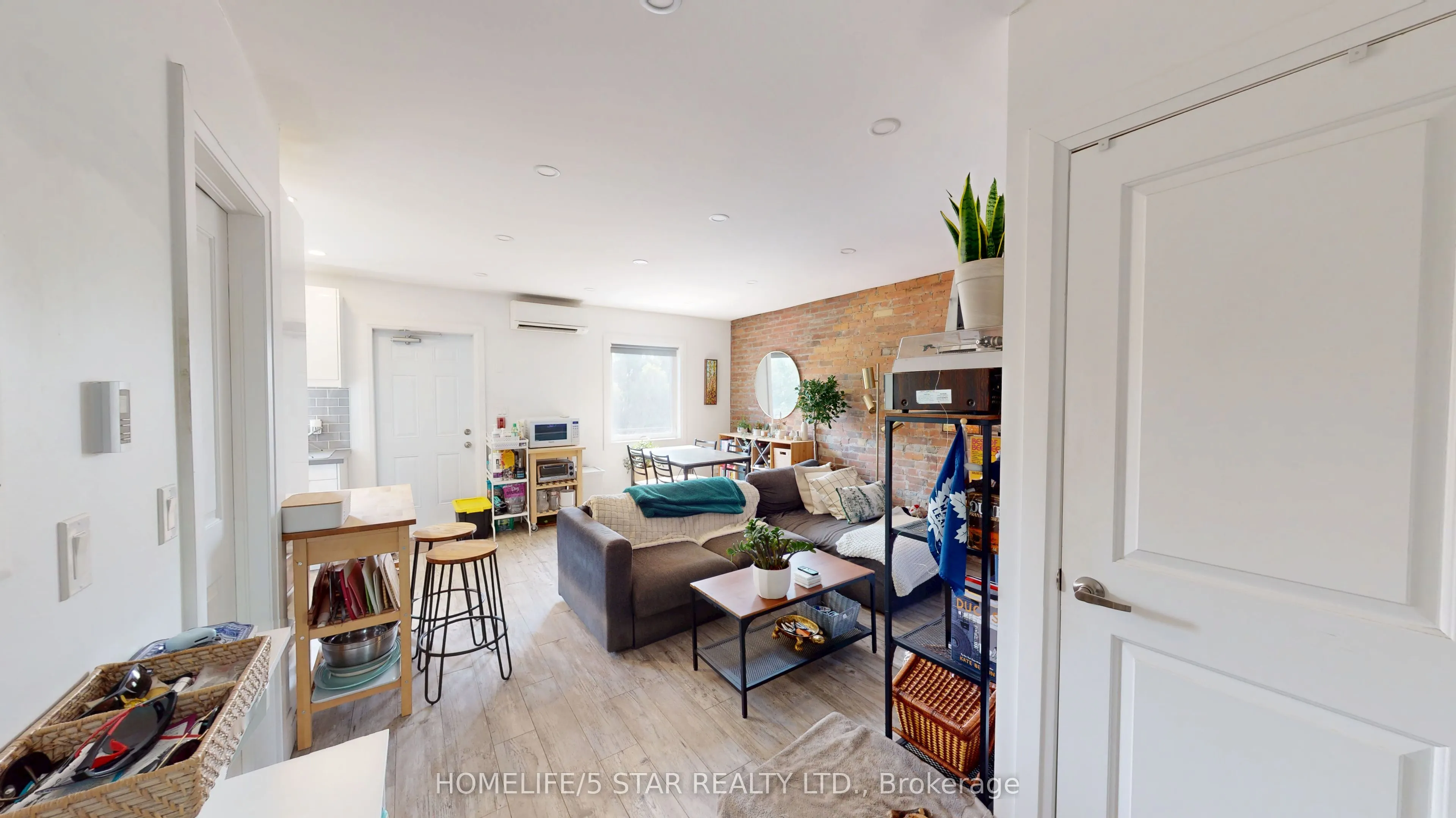 45 Dewson Street, #Apt 3