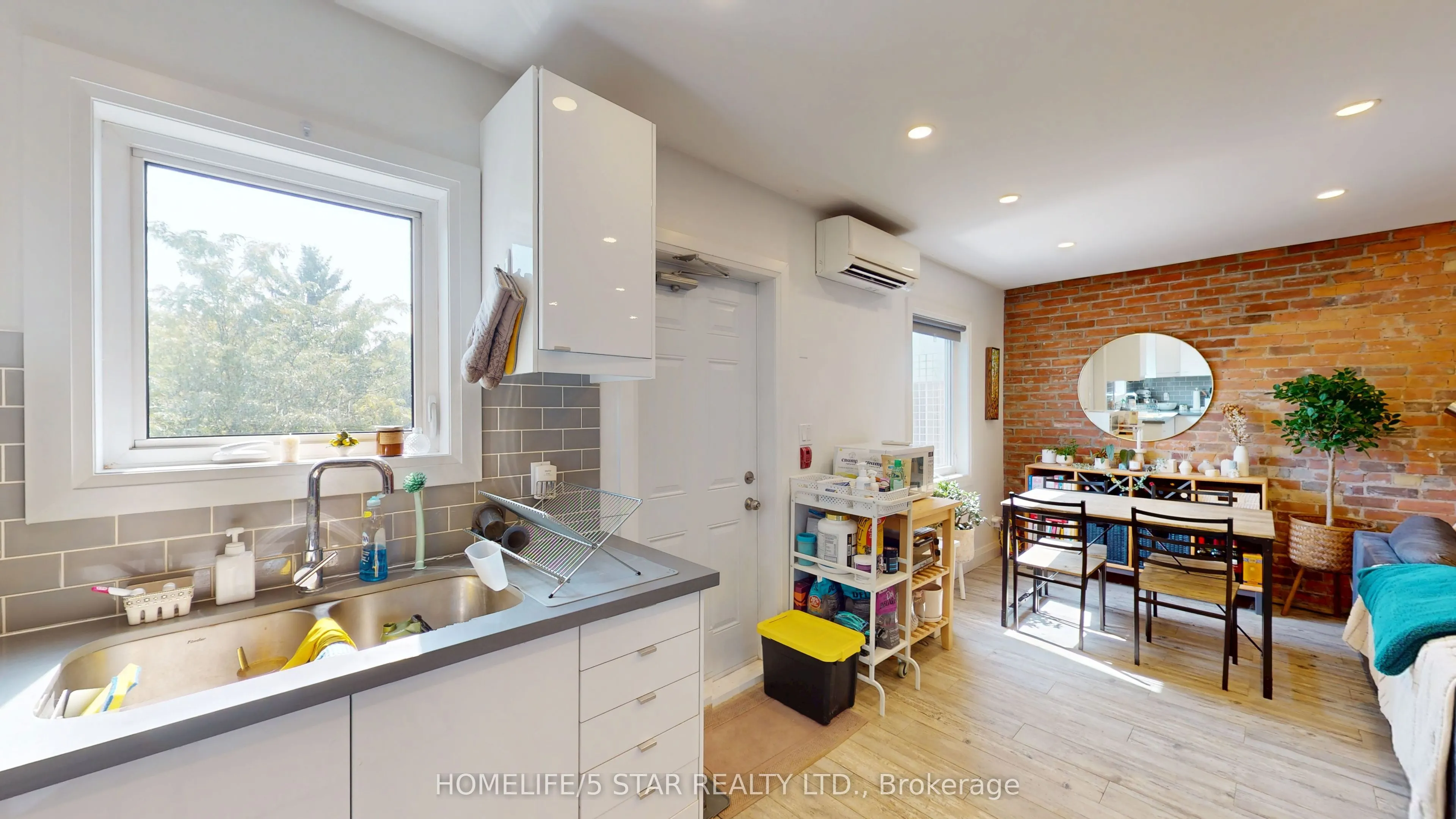 45 Dewson Street, #Apt 3