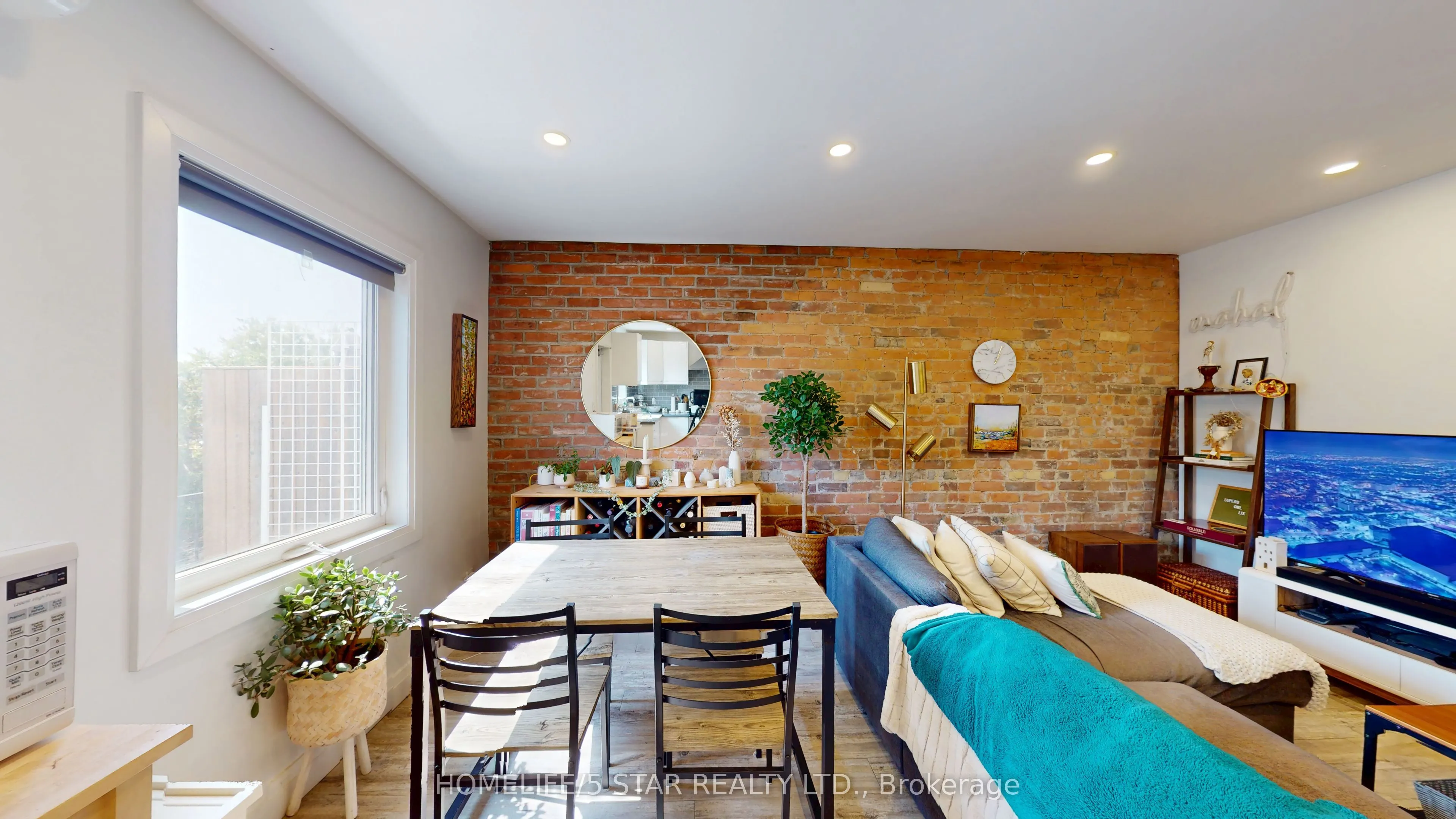 45 Dewson Street, #Apt 3