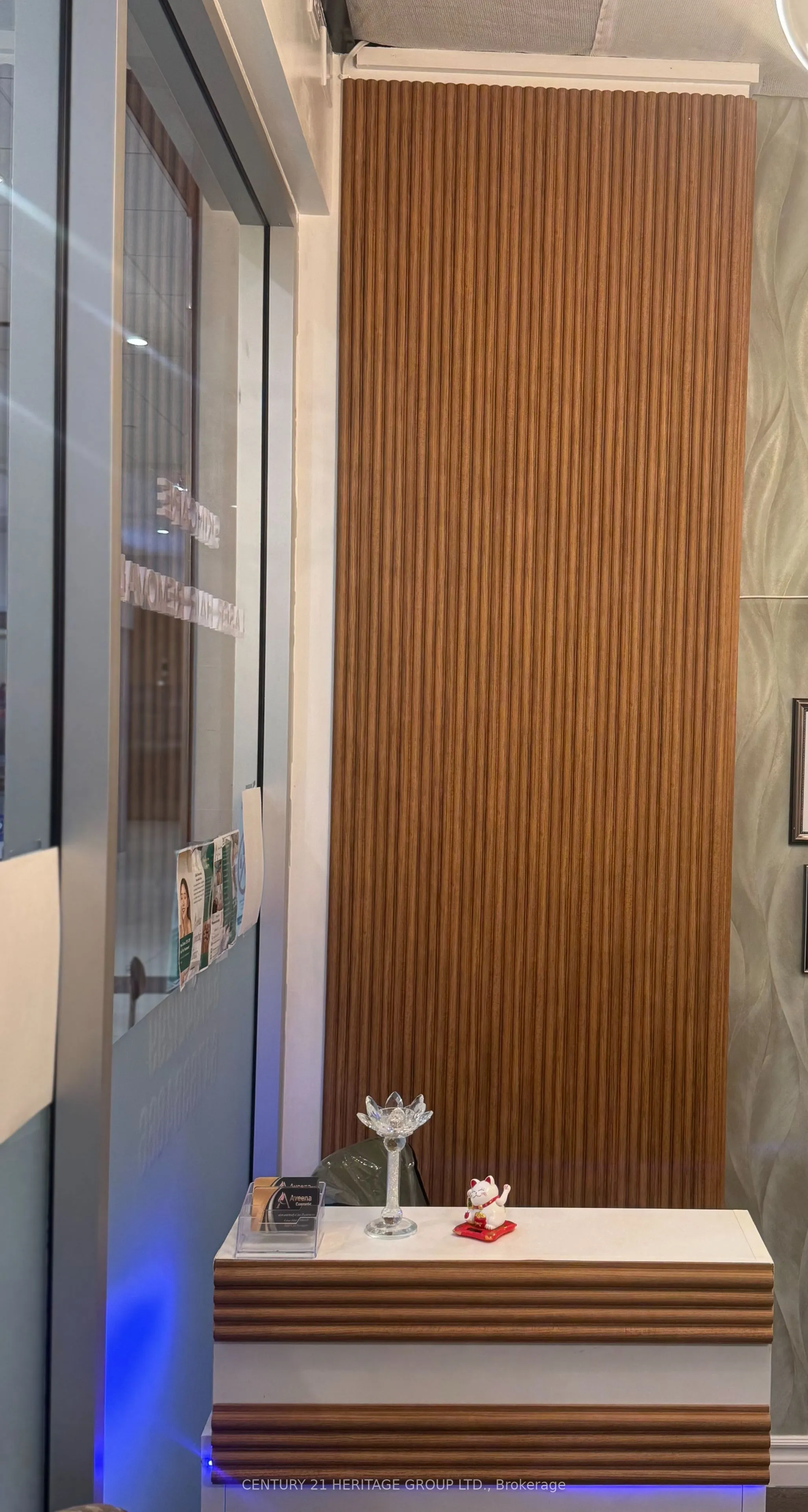 384 Yonge Street, #73