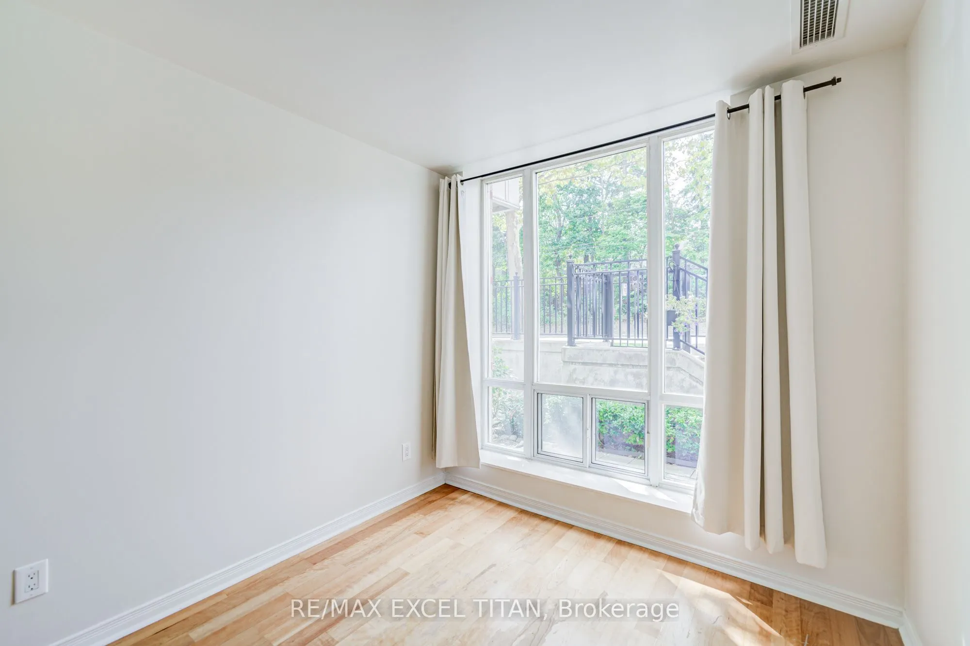 455 Rosewell Avenue, #110