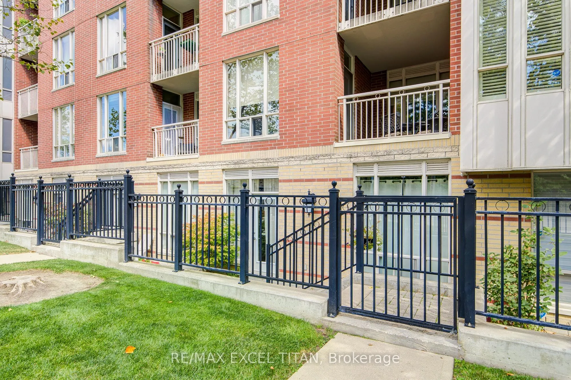 455 Rosewell Avenue, #110
