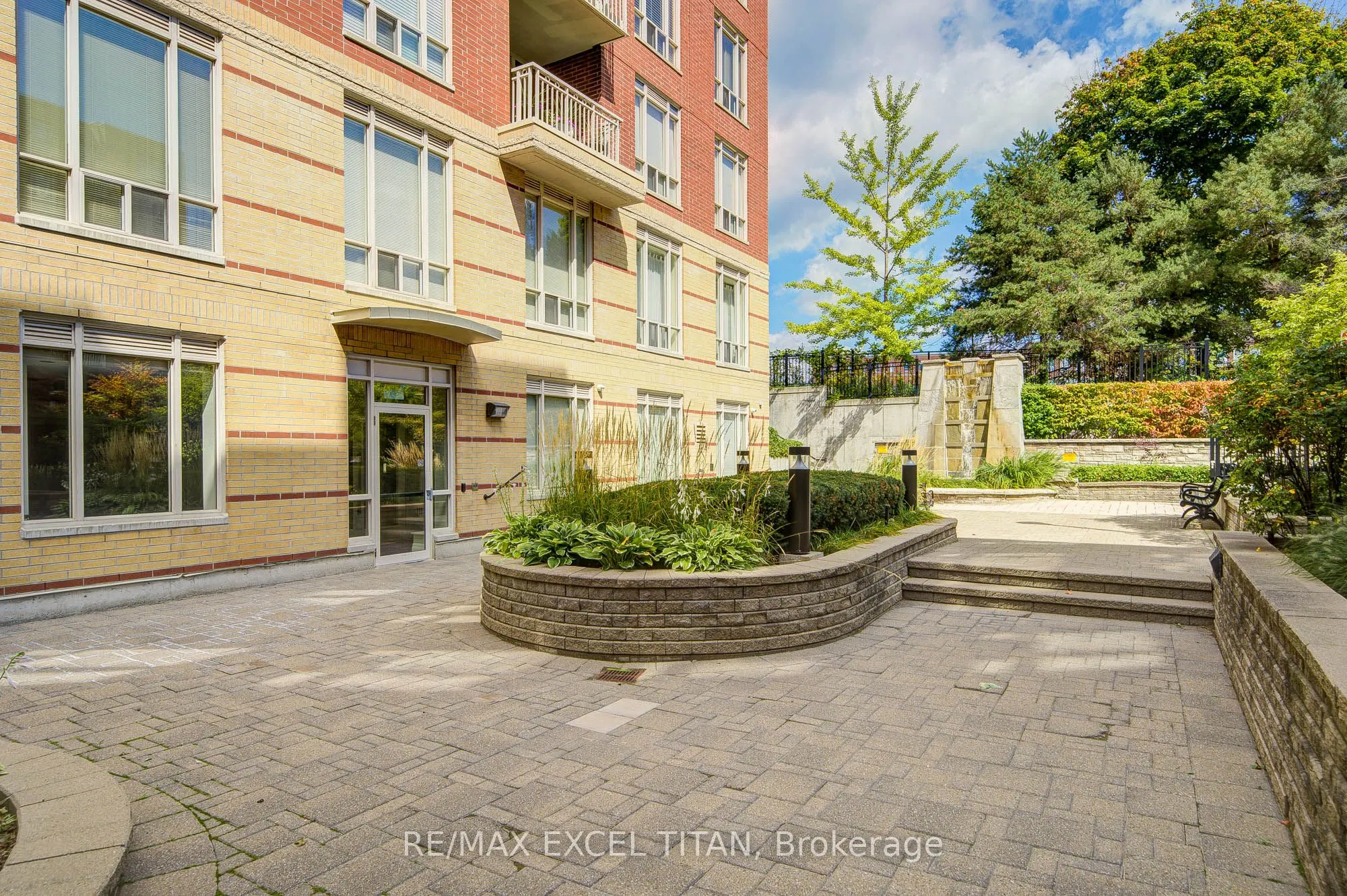 455 Rosewell Avenue, #110