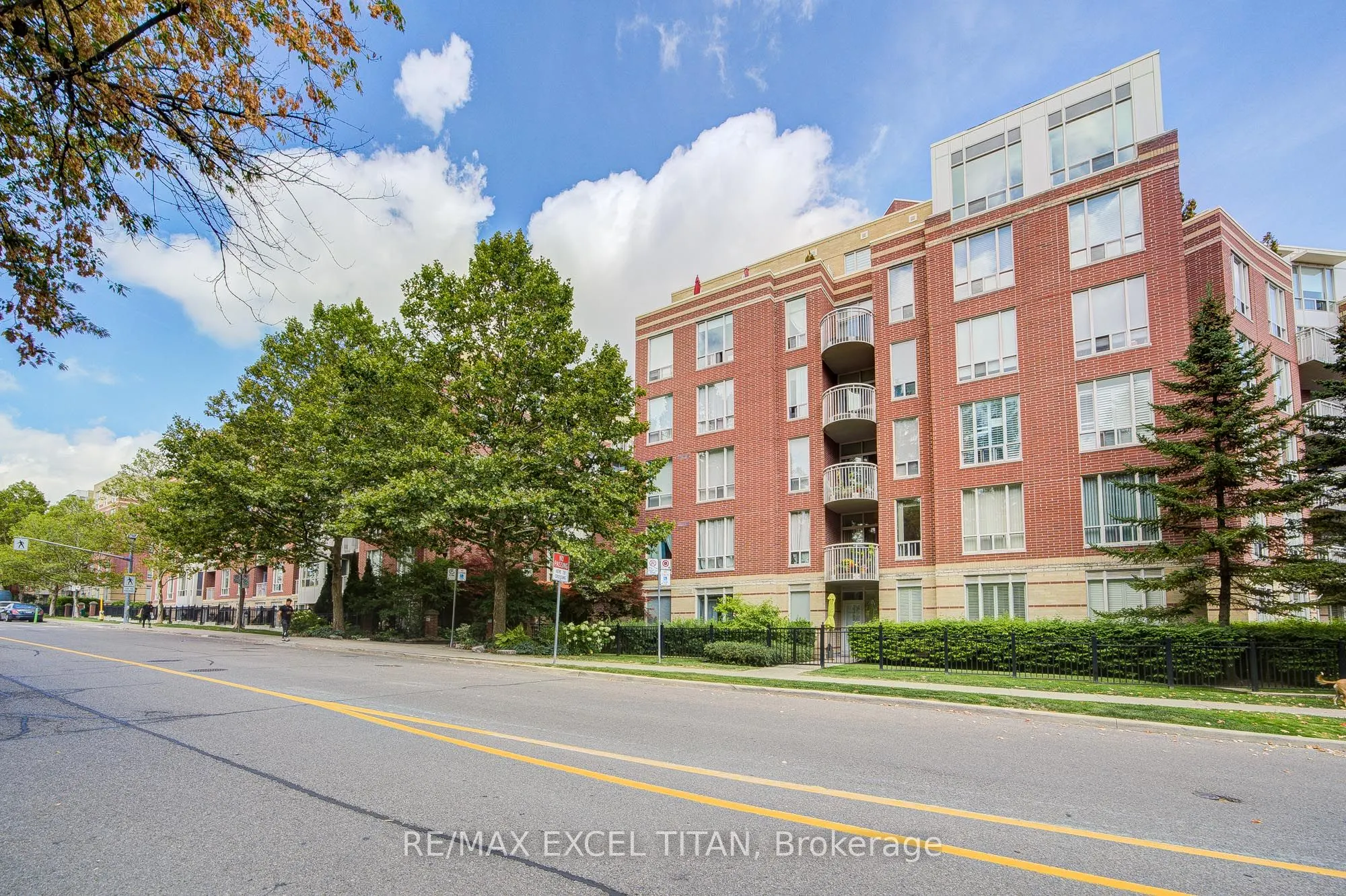 455 Rosewell Avenue, #110