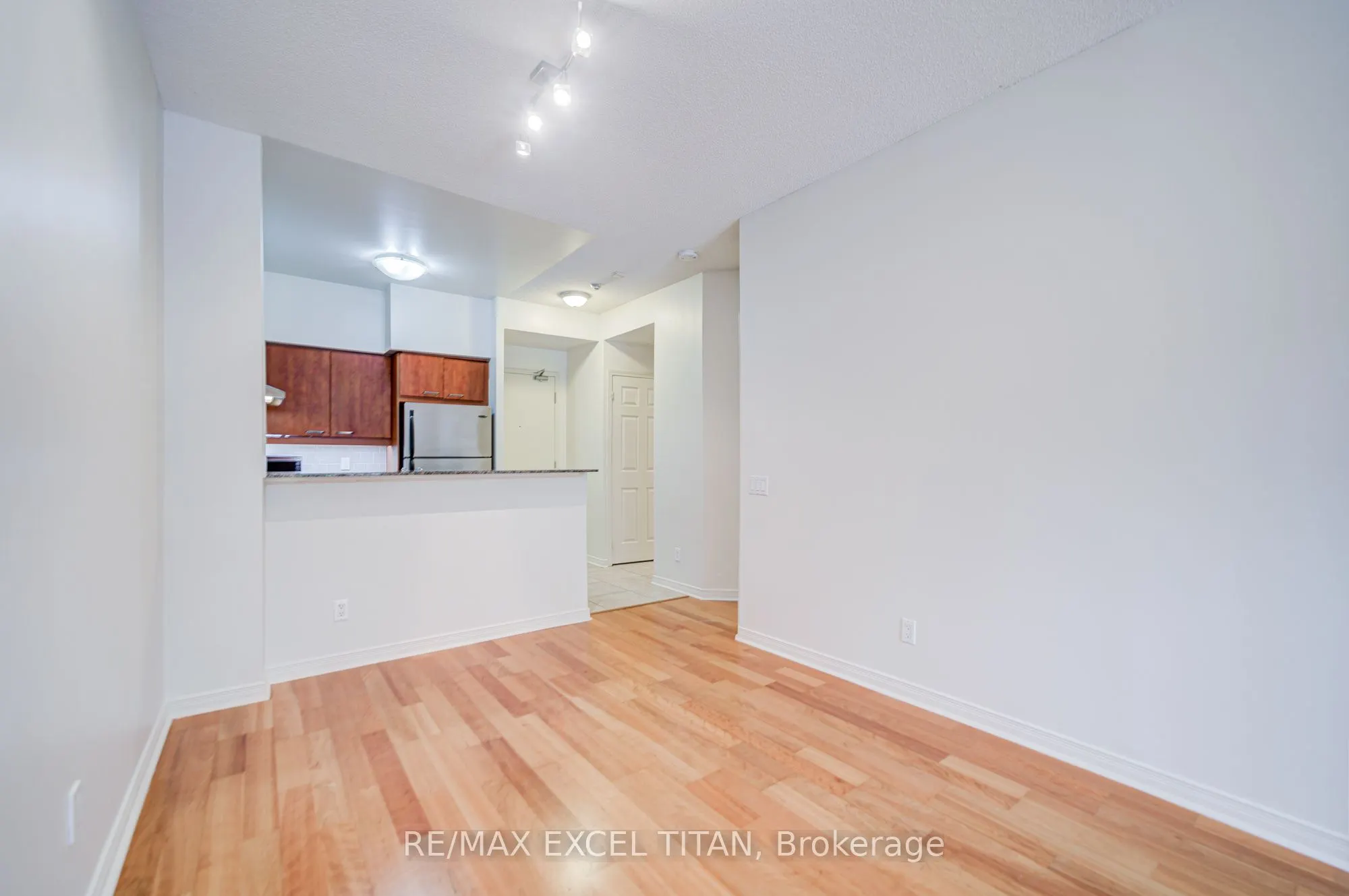 455 Rosewell Avenue, #110