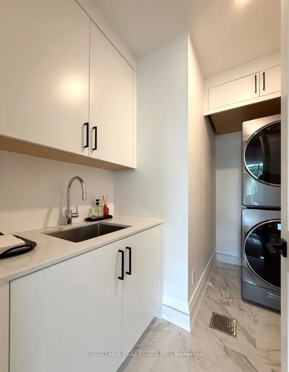 2010 Bathurst Street, #4D