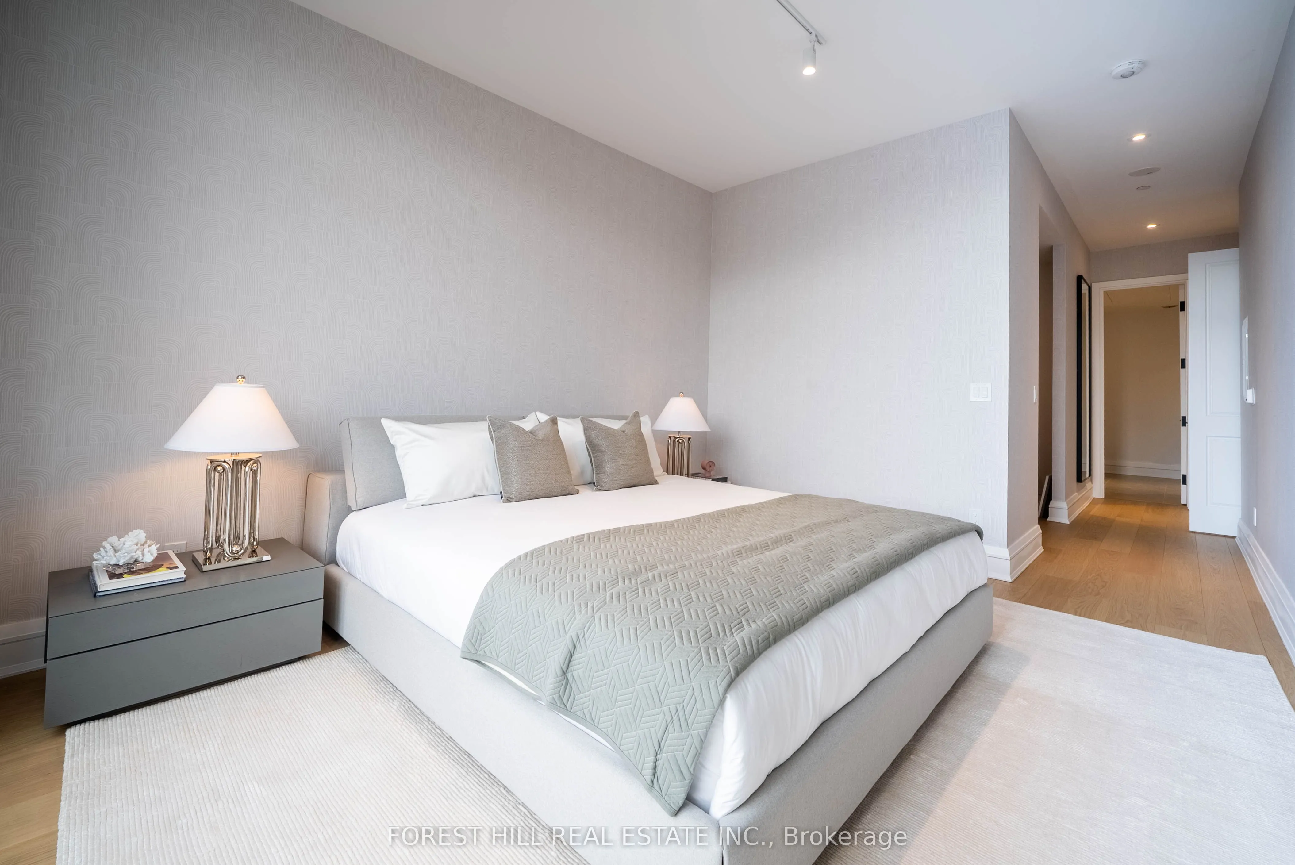 2010 Bathurst Street, #4D