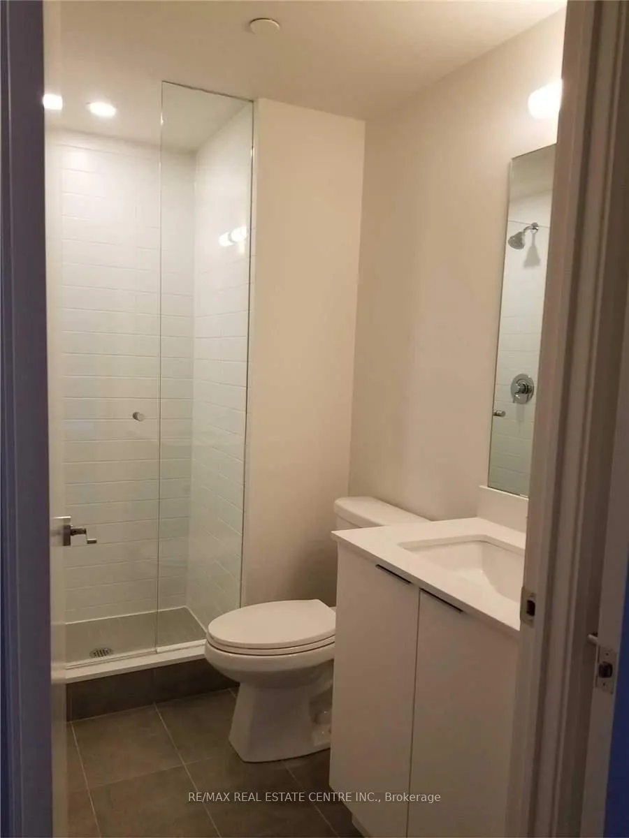 576 Front Street W, #522E