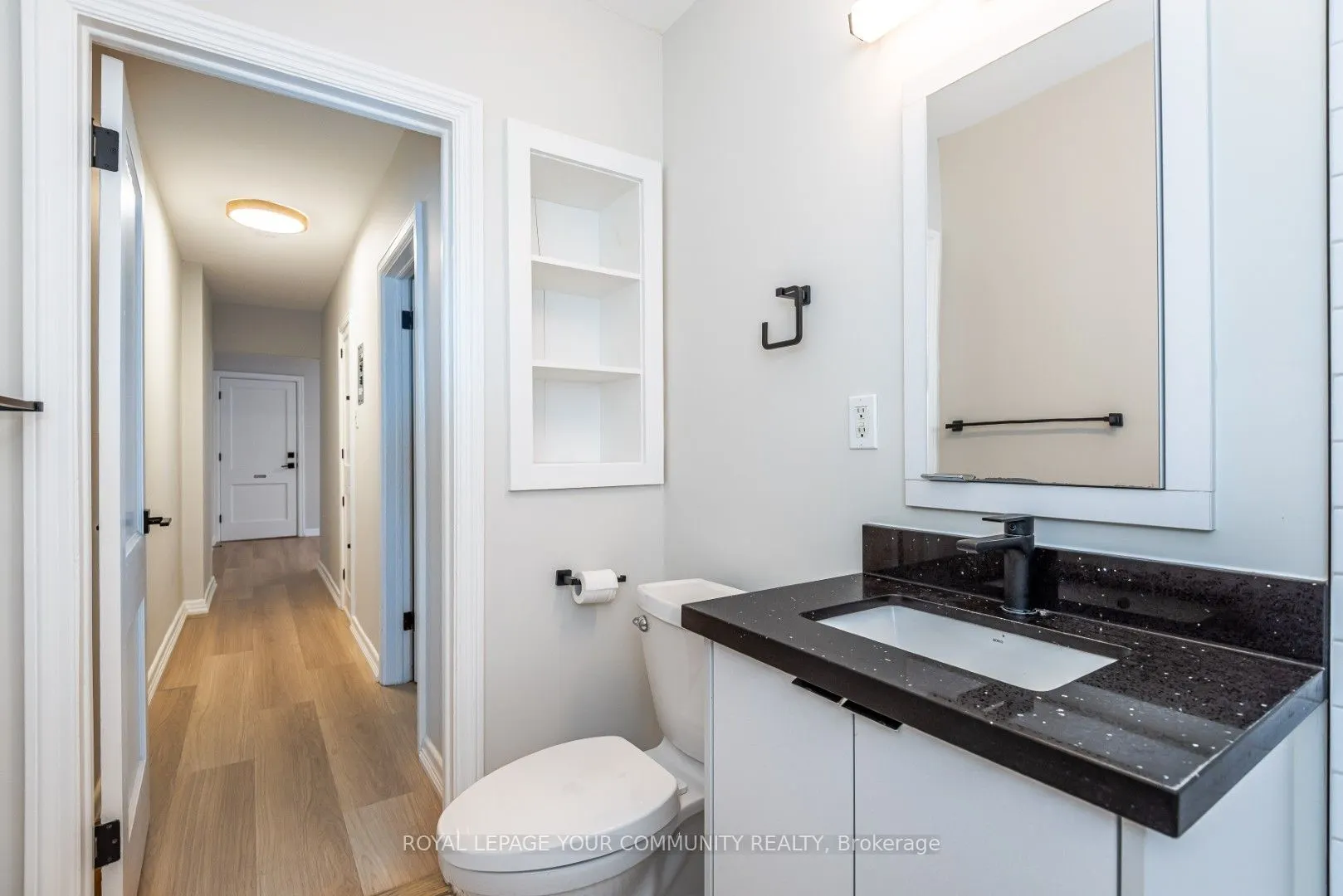 20 Strathgowan Avenue, #Upper