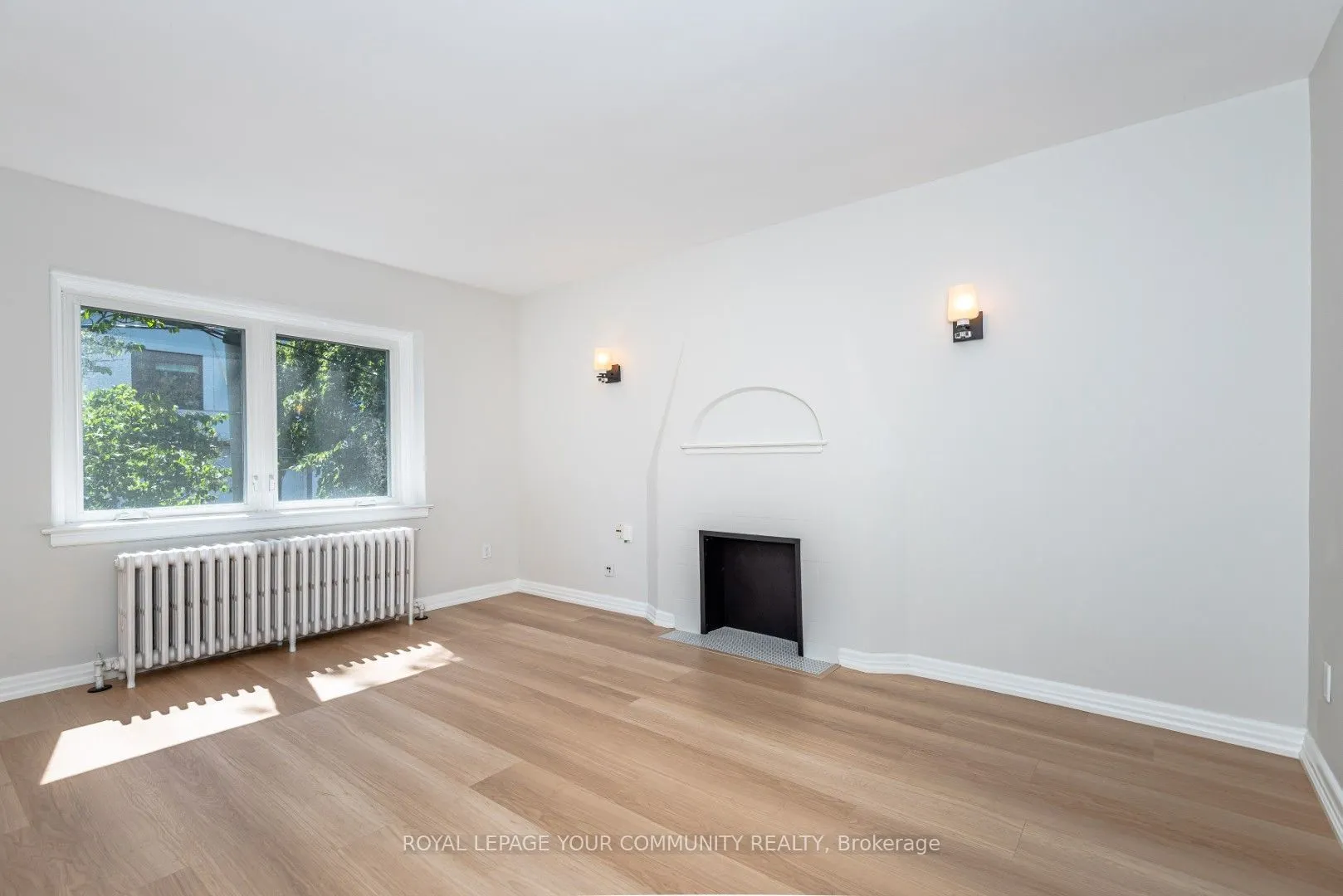 20 Strathgowan Avenue, #Upper